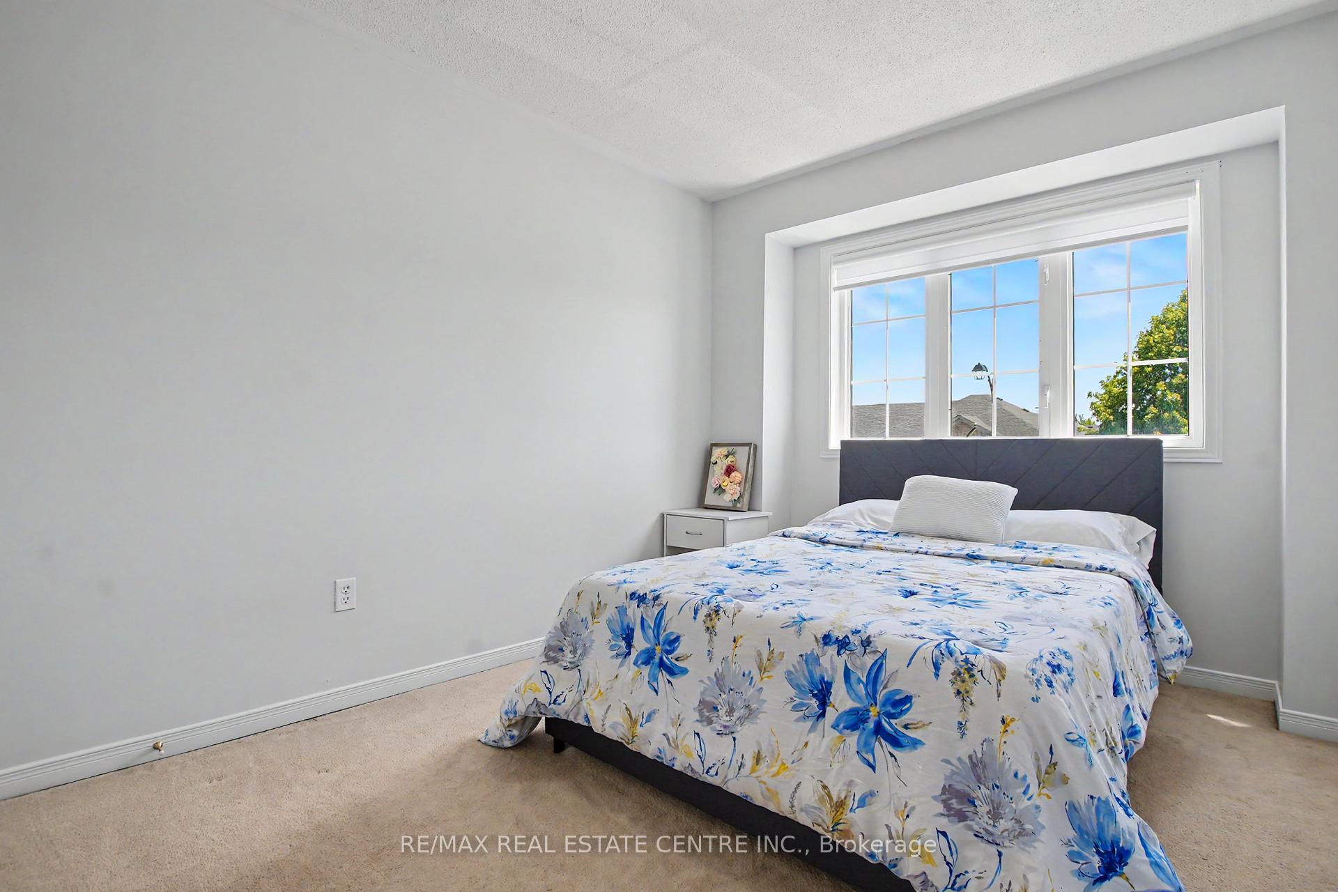 Photo 24 of 94 Timbertop Crescent, Brampton, Sandringham-Wellington — HOMEH