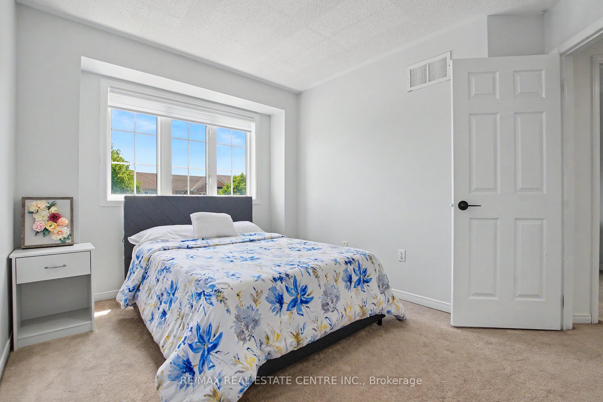 Photo 25 of 94 Timbertop Crescent, Brampton, Sandringham-Wellington — HOMEH
