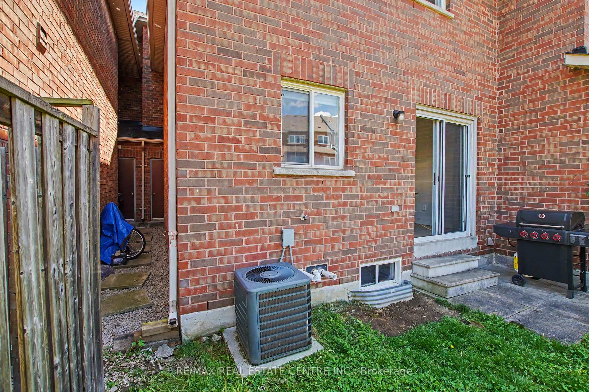Photo 33 of 94 Timbertop Crescent, Brampton, Sandringham-Wellington — HOMEH