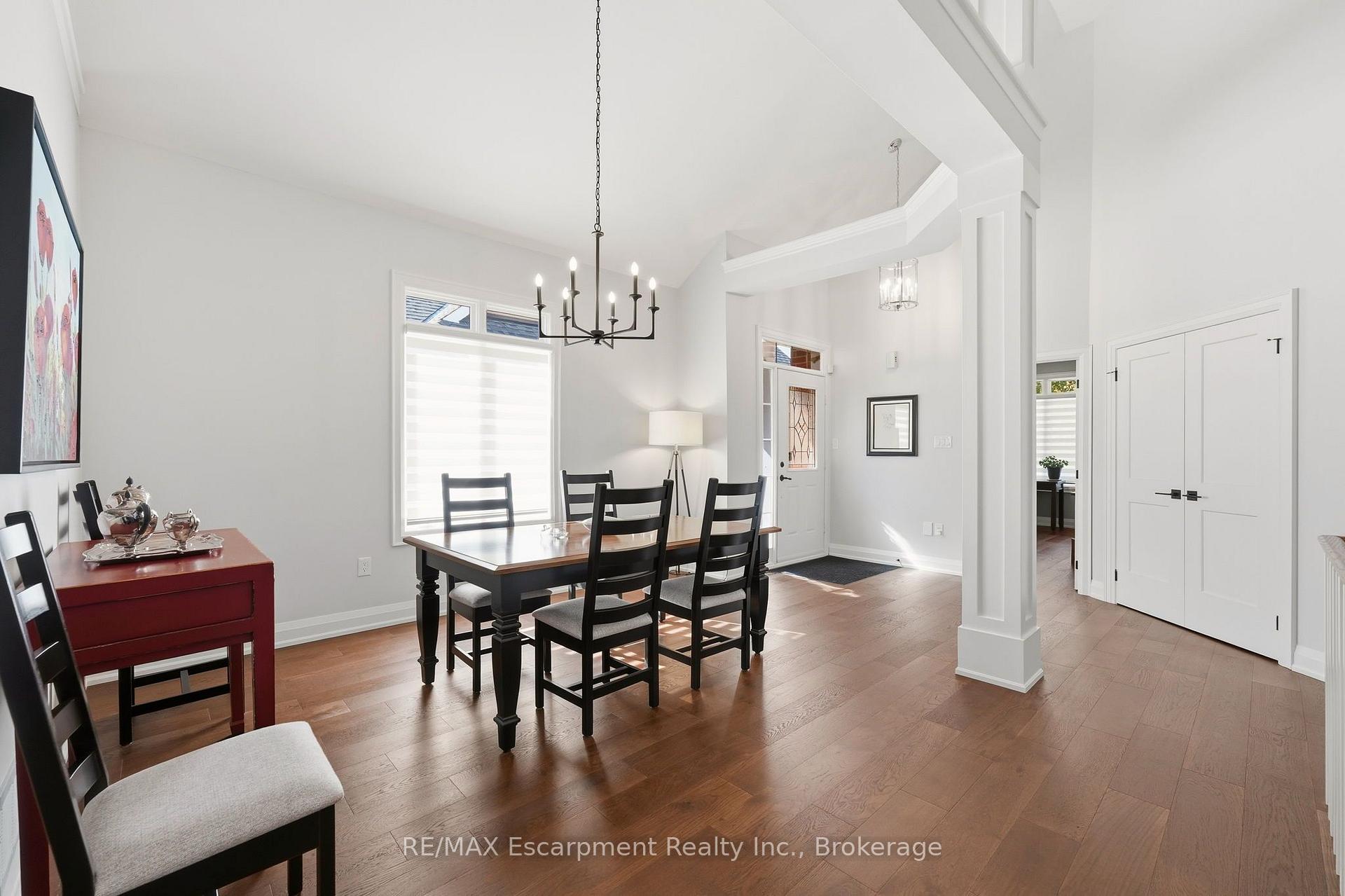 Photo 2 of 4155 Stonebridge Crescent, Burlington, Rose — HOMEH