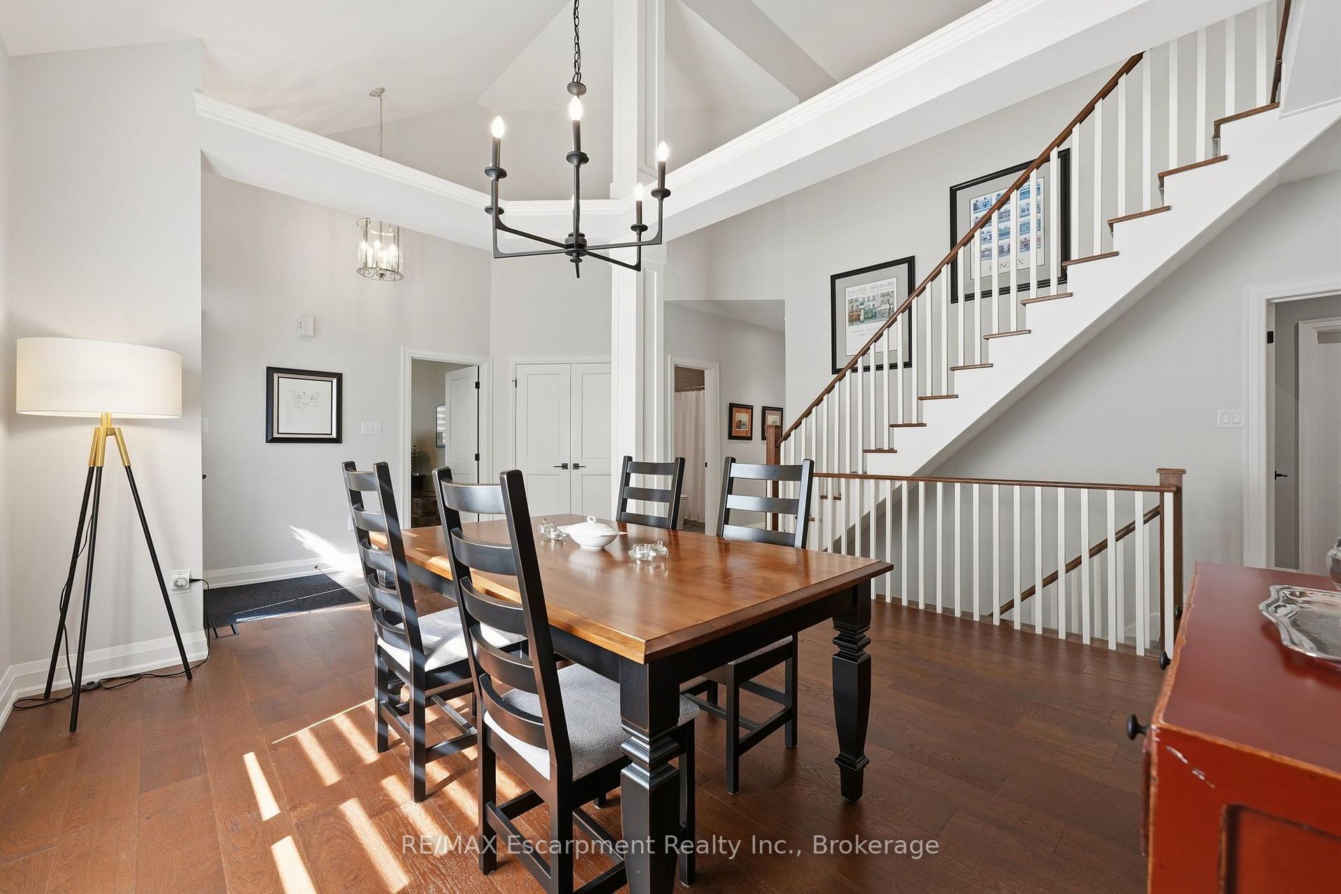 Photo 5 of 4155 Stonebridge Crescent, Burlington, Rose — HOMEH