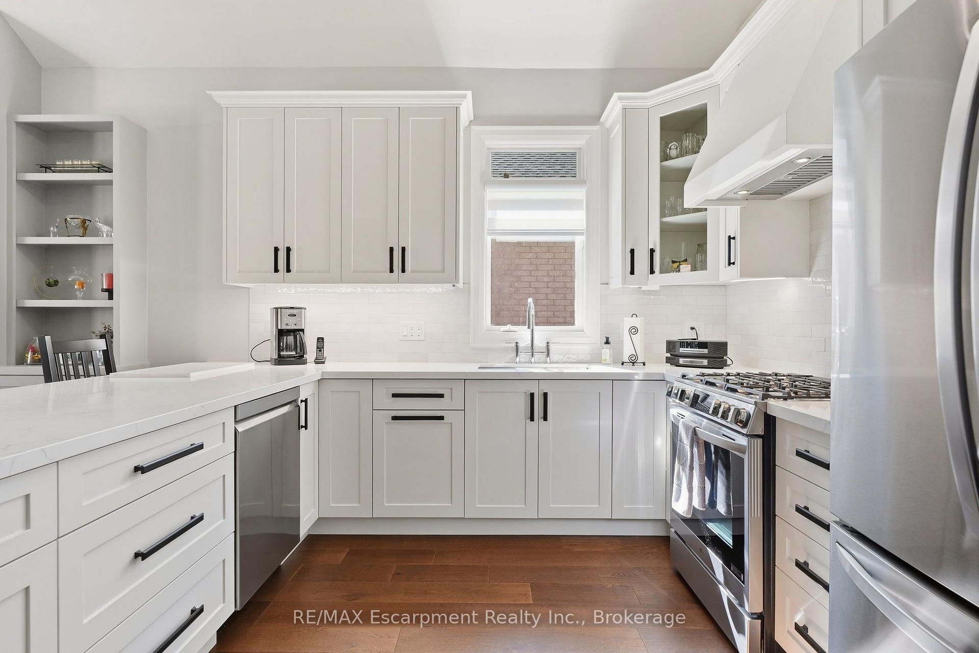 Photo 10 of 4155 Stonebridge Crescent, Burlington, Rose — HOMEH