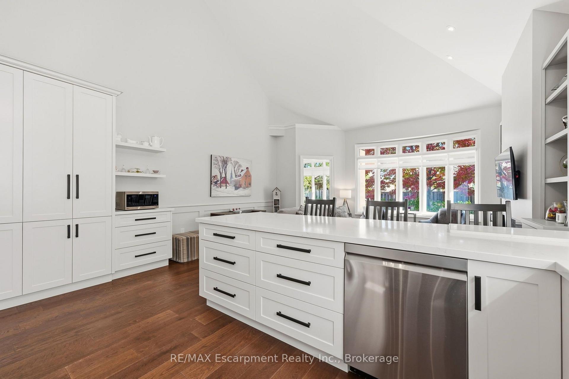Photo 11 of 4155 Stonebridge Crescent, Burlington, Rose — HOMEH