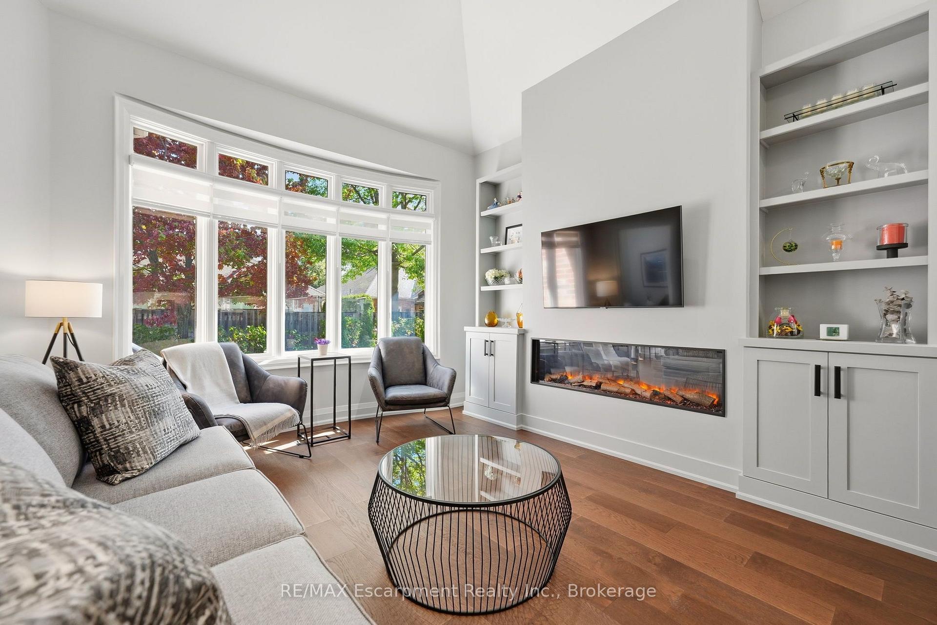 Photo 14 of 4155 Stonebridge Crescent, Burlington, Rose — HOMEH