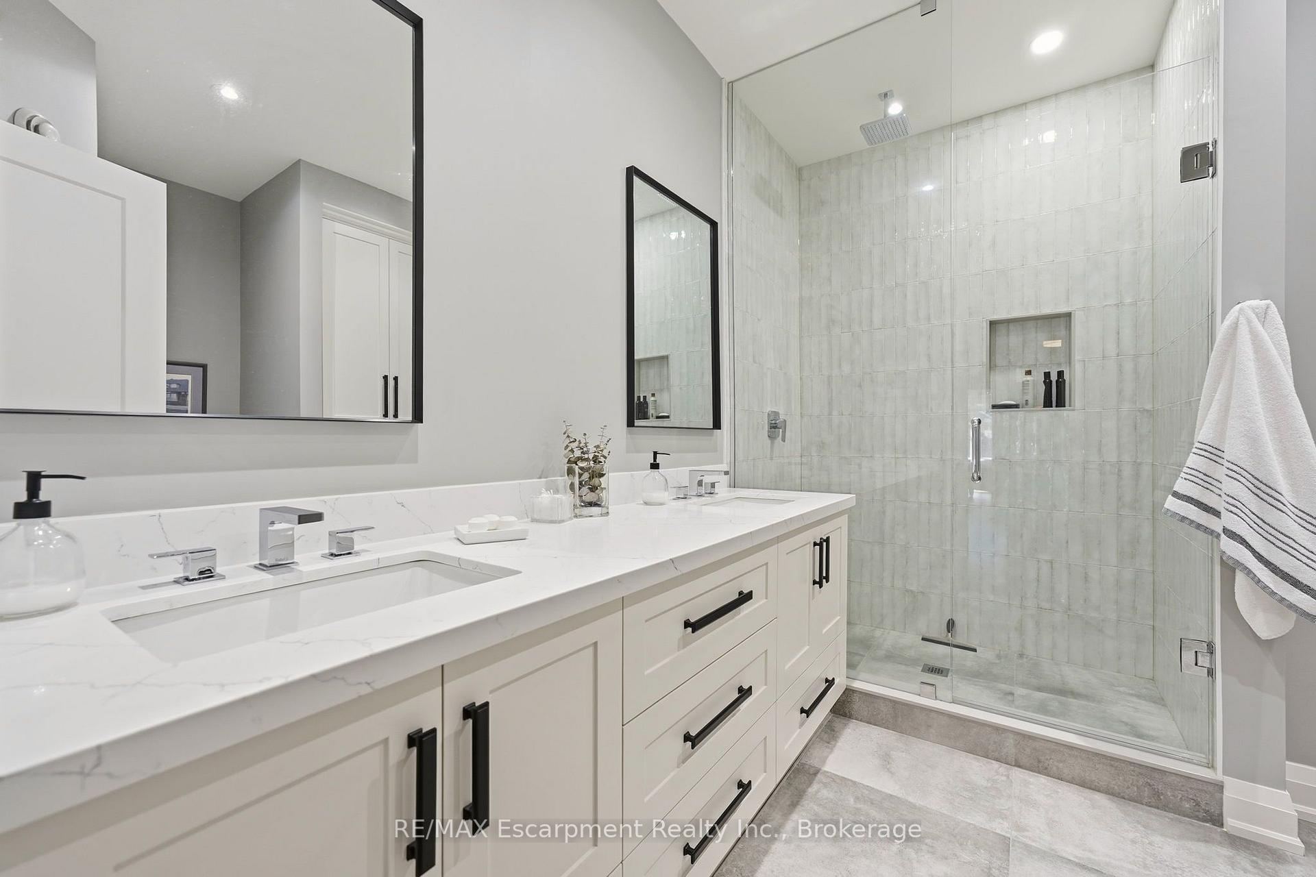 Photo 18 of 4155 Stonebridge Crescent, Burlington, Rose — HOMEH