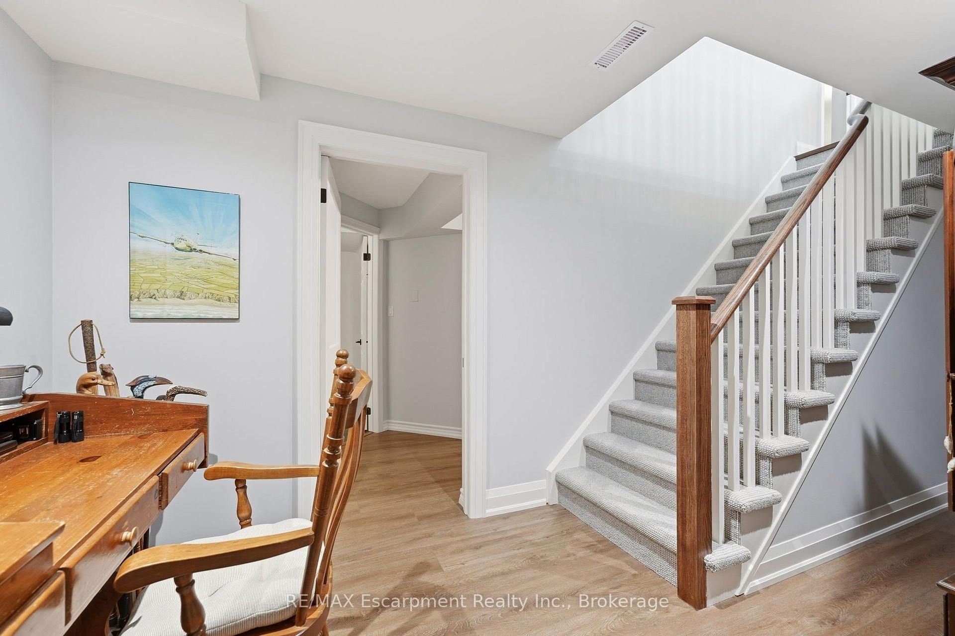 Photo 30 of 4155 Stonebridge Crescent, Burlington, Rose — HOMEH