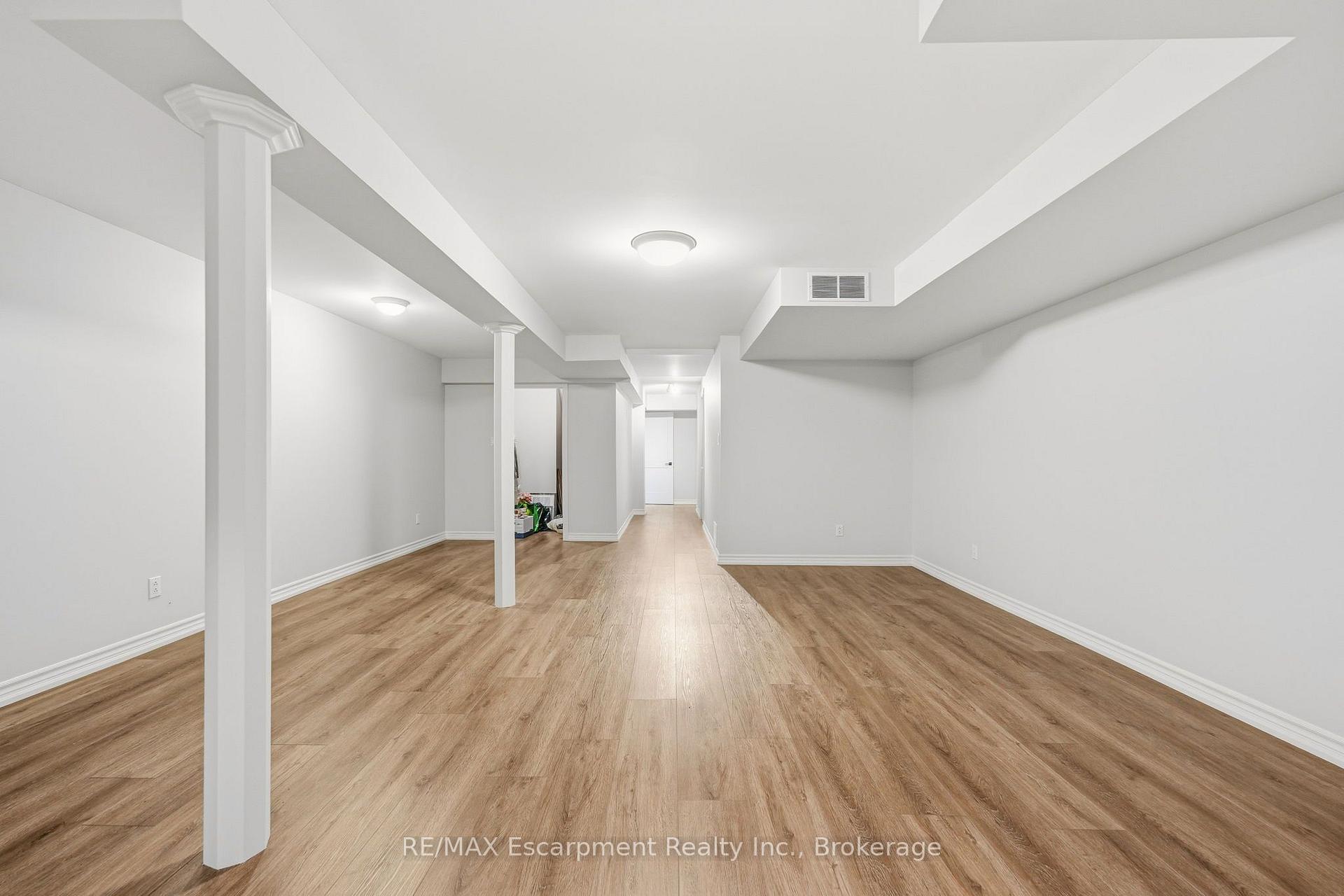 Photo 33 of 4155 Stonebridge Crescent, Burlington, Rose — HOMEH
