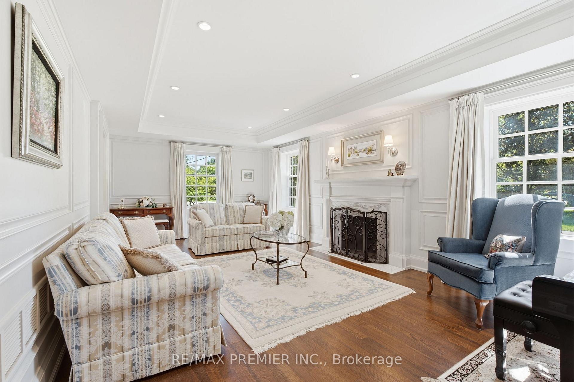 Photo 9 of 132 The Kingsway, Etobicoke, Kingsway South — HOMEH