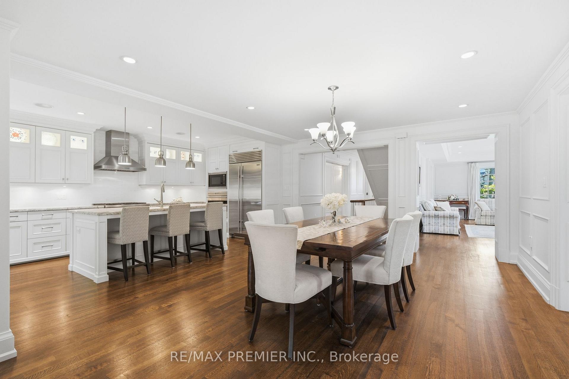 Photo 10 of 132 The Kingsway, Etobicoke, Kingsway South — HOMEH