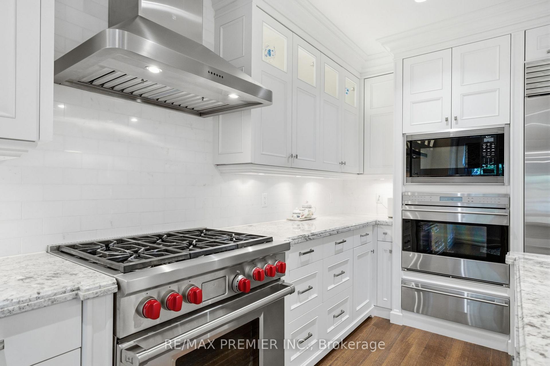 Photo 14 of 132 The Kingsway, Etobicoke, Kingsway South — HOMEH