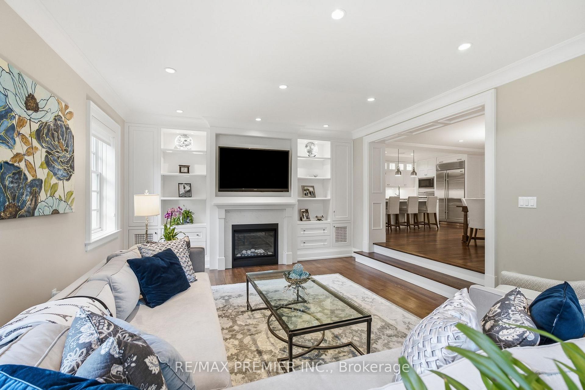 Photo 20 of 132 The Kingsway, Etobicoke, Kingsway South — HOMEH