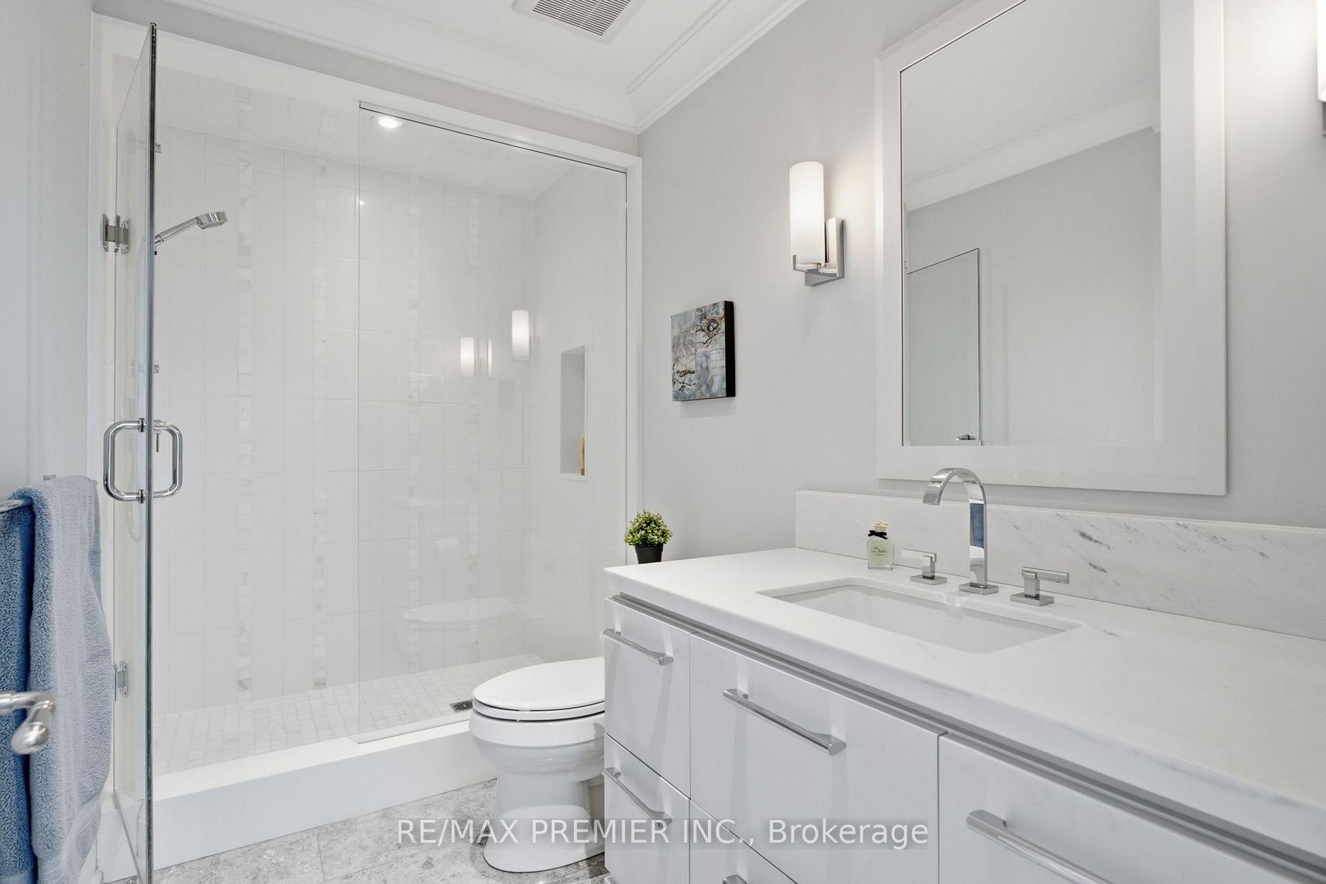 Photo 35 of 132 The Kingsway, Etobicoke, Kingsway South — HOMEH