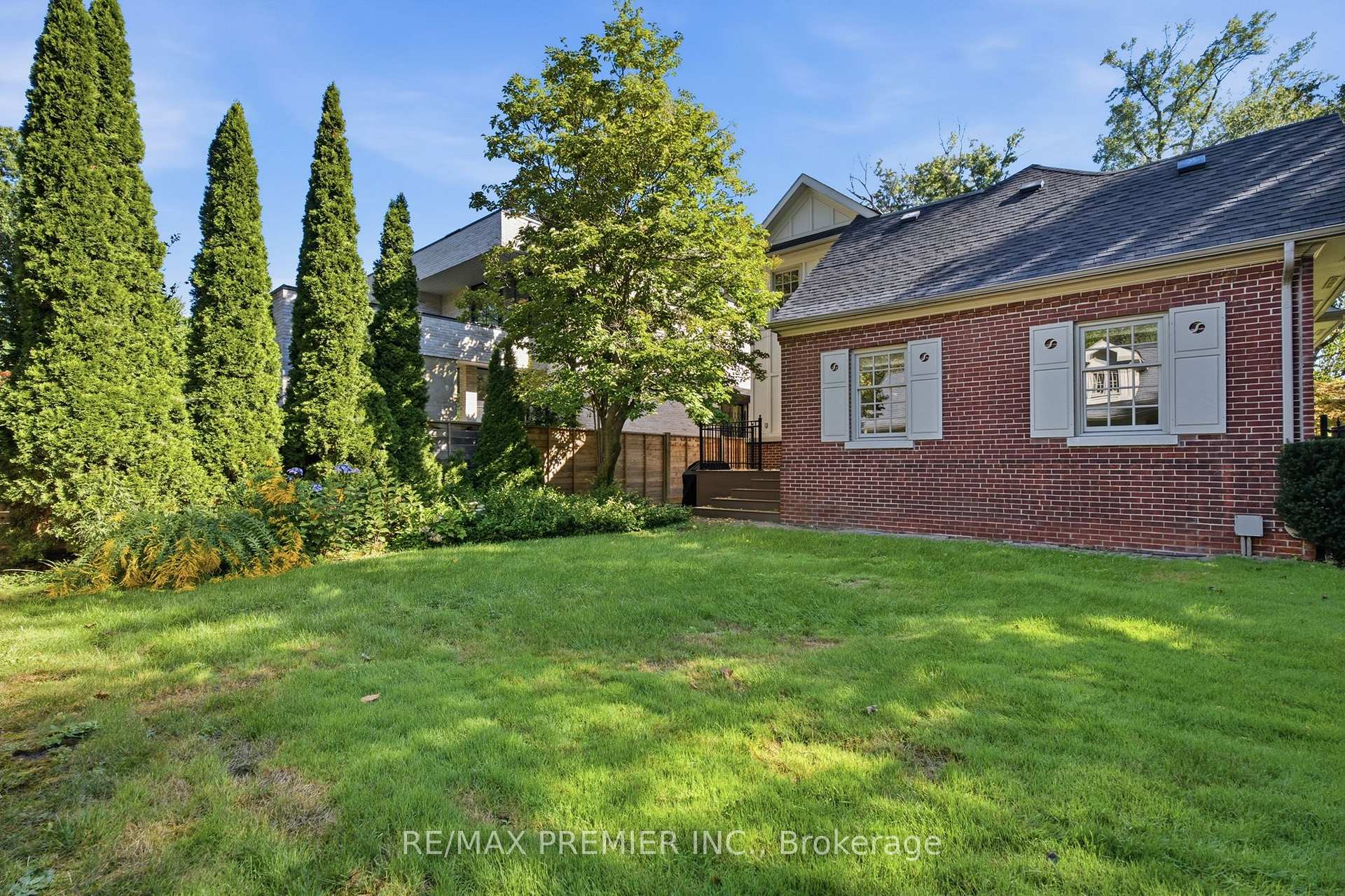 Photo 42 of 132 The Kingsway, Etobicoke, Kingsway South — HOMEH