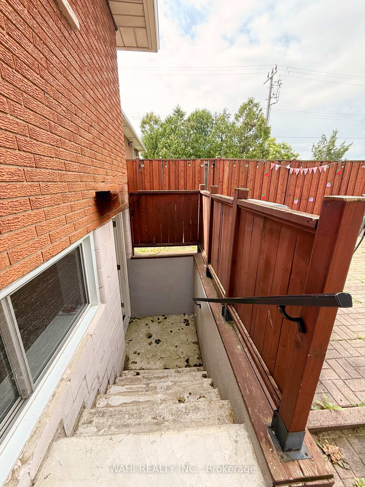 Photo 15 of Unit UNIT 2 - BASEMENT, 255 Carson Drive, Hamilton, Lisgar — HOMEH