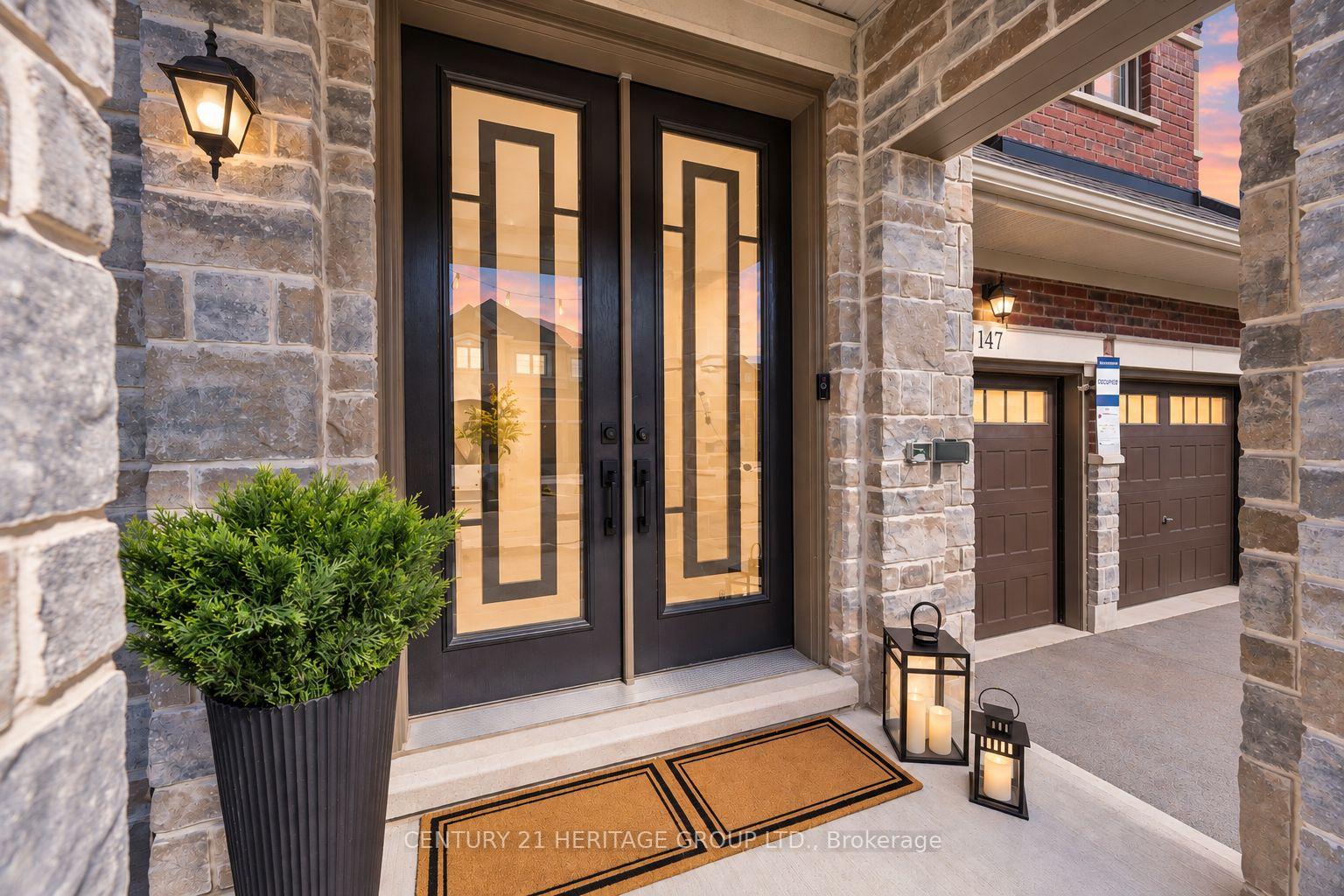 Photo 3 of 147 Meadow Vista Crescent, East Gwillimbury, Holland Landing — HOMEH