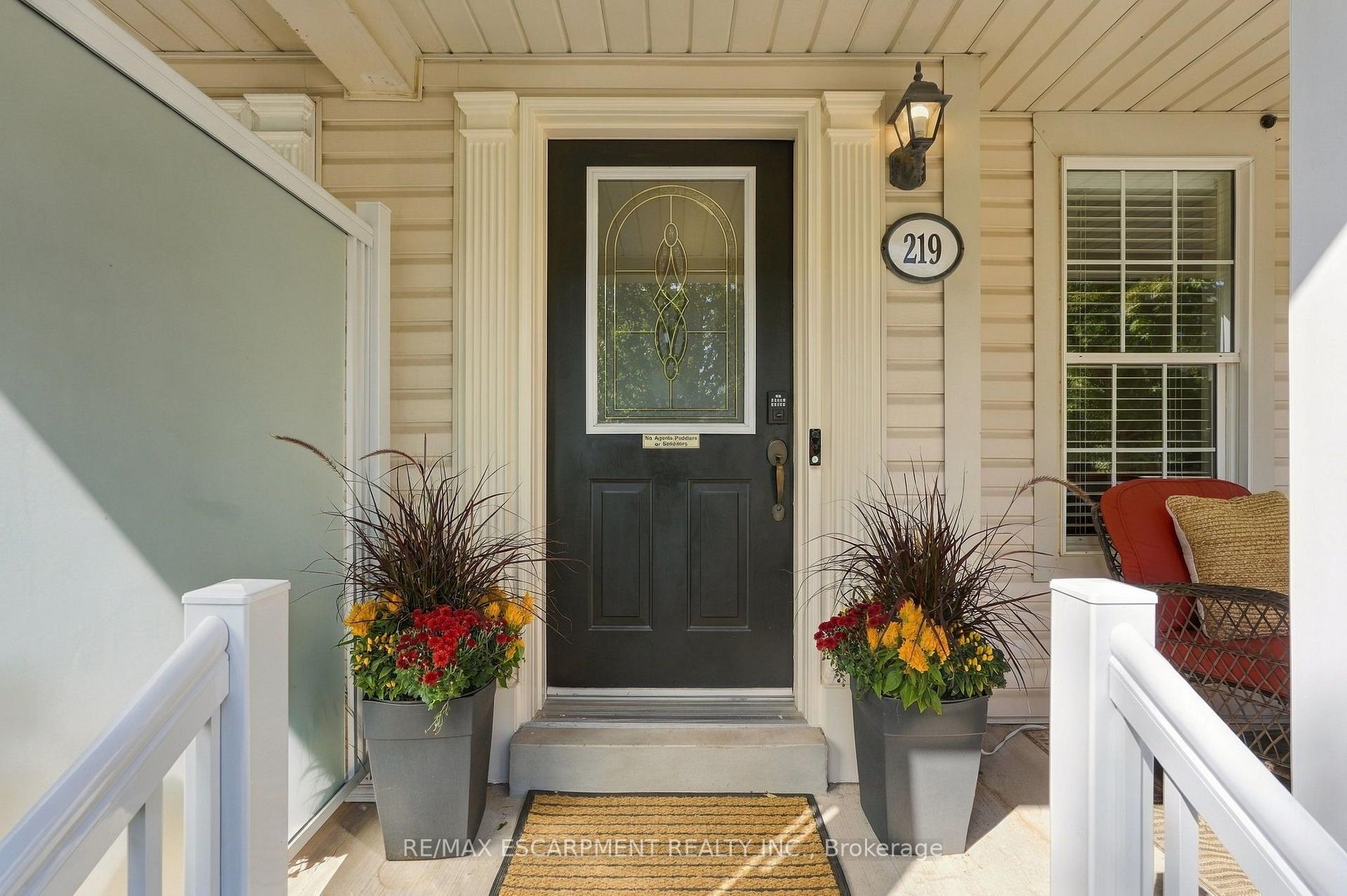 Photo 4 of 219 Gatwick Drive, Oakville, River Oaks — HOMEH