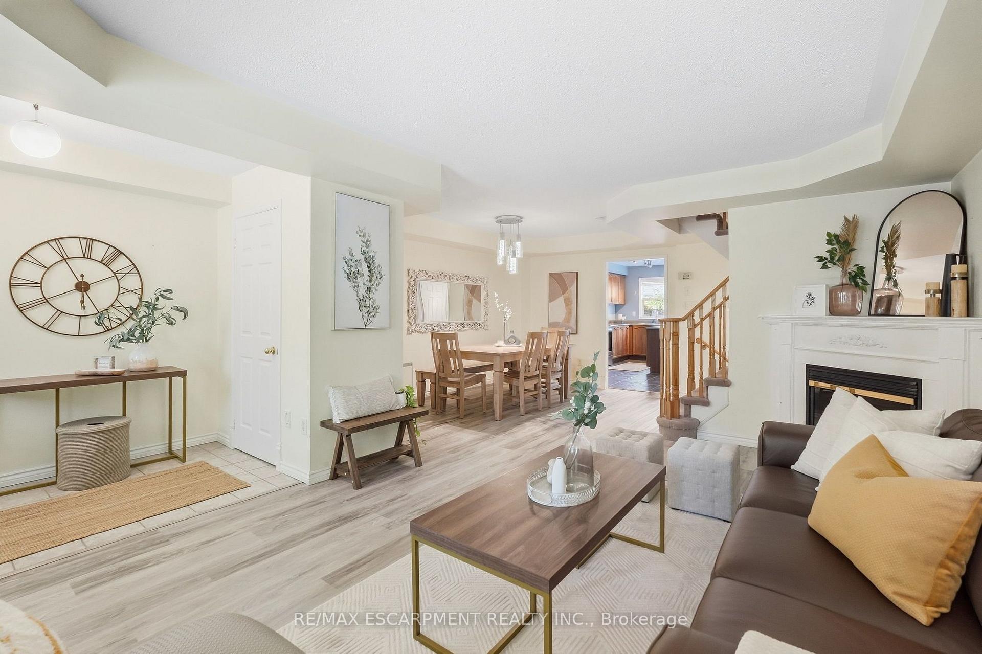 Photo 8 of 219 Gatwick Drive, Oakville, River Oaks — HOMEH