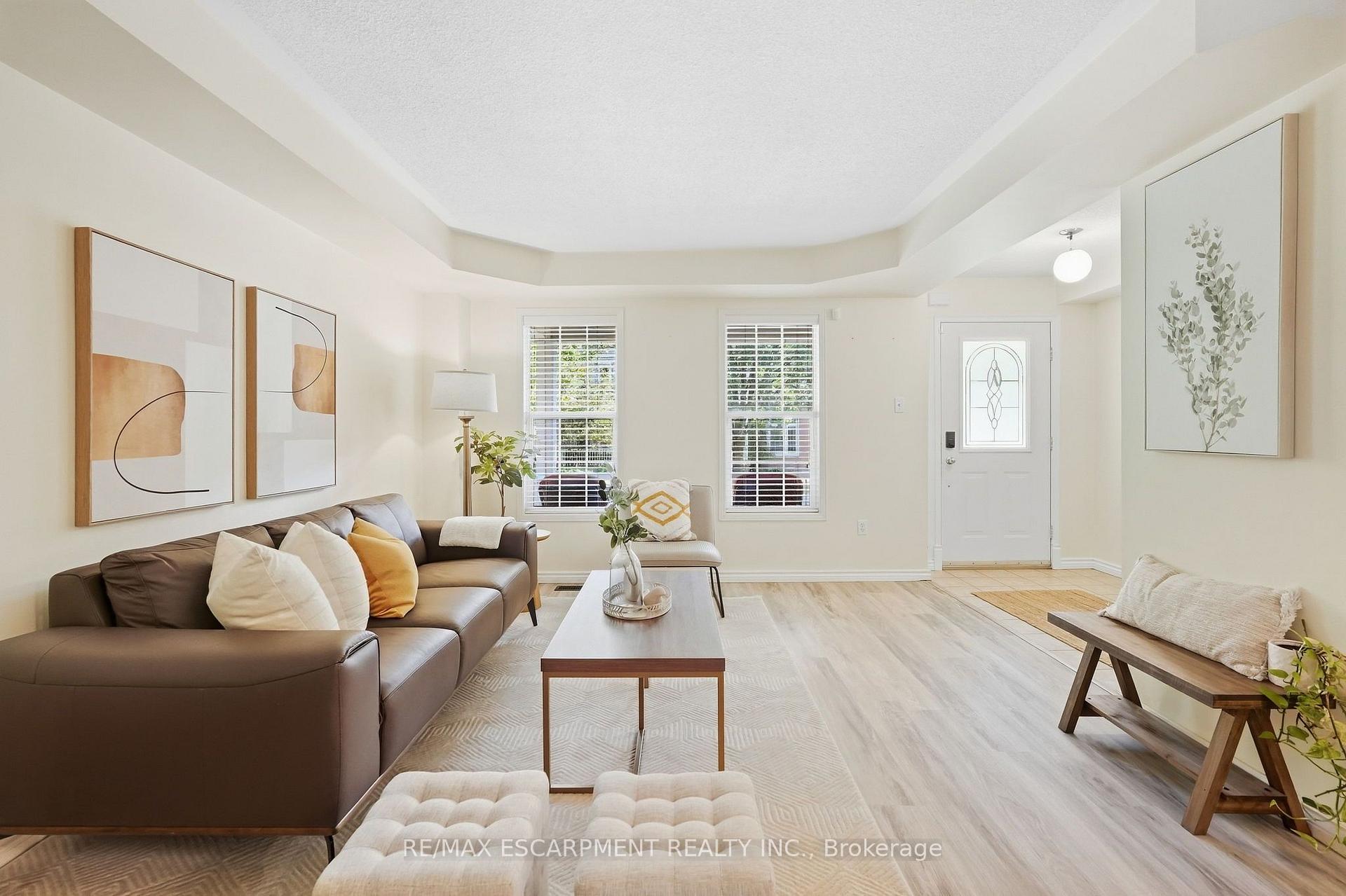 Photo 9 of 219 Gatwick Drive, Oakville, River Oaks — HOMEH