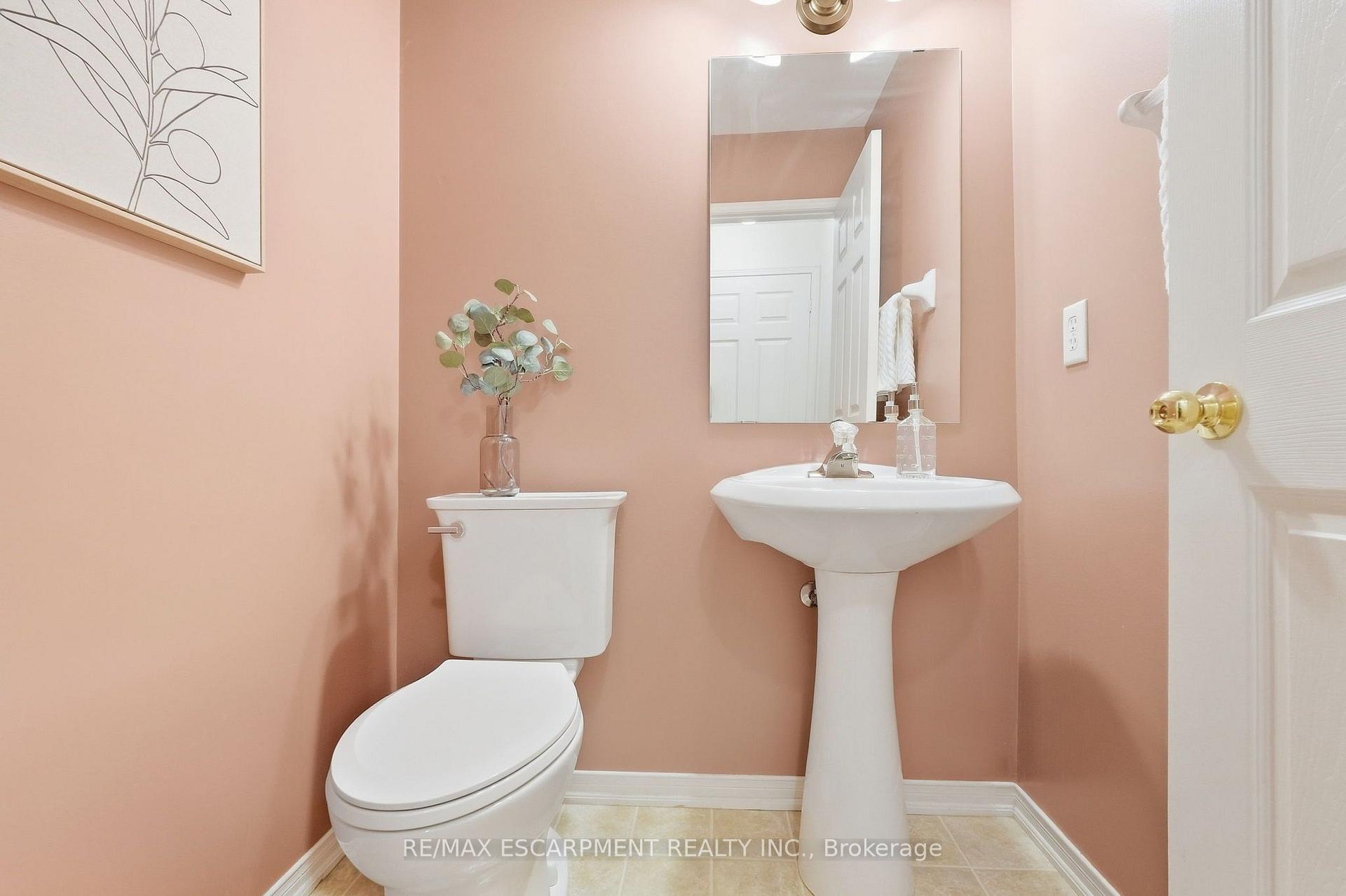Photo 18 of 219 Gatwick Drive, Oakville, River Oaks — HOMEH