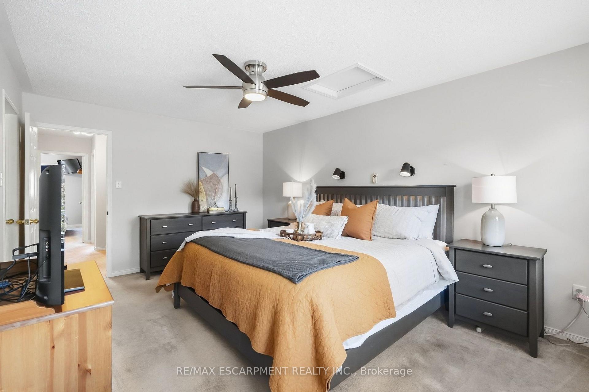 Photo 22 of 219 Gatwick Drive, Oakville, River Oaks — HOMEH