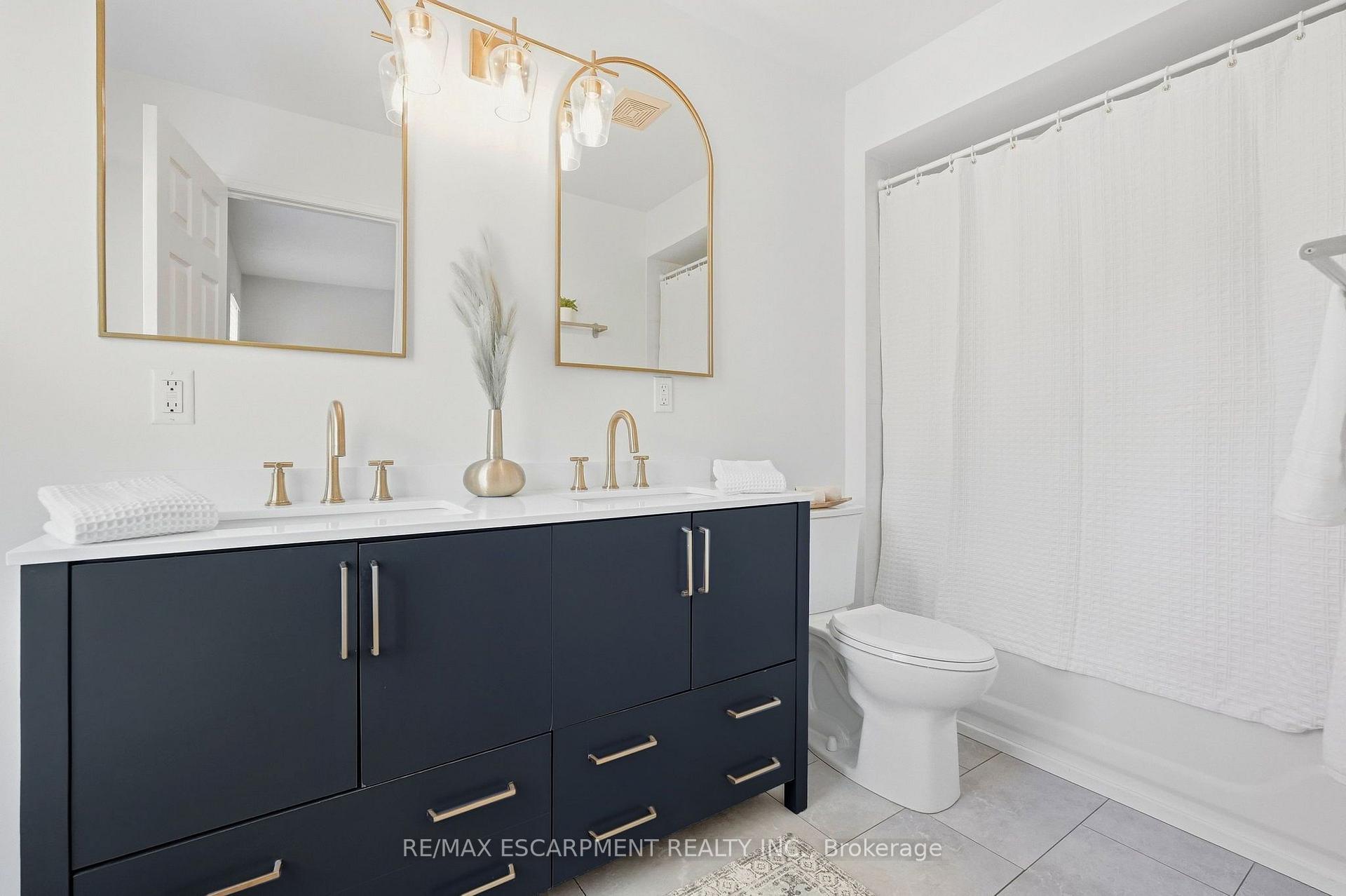 Photo 24 of 219 Gatwick Drive, Oakville, River Oaks — HOMEH