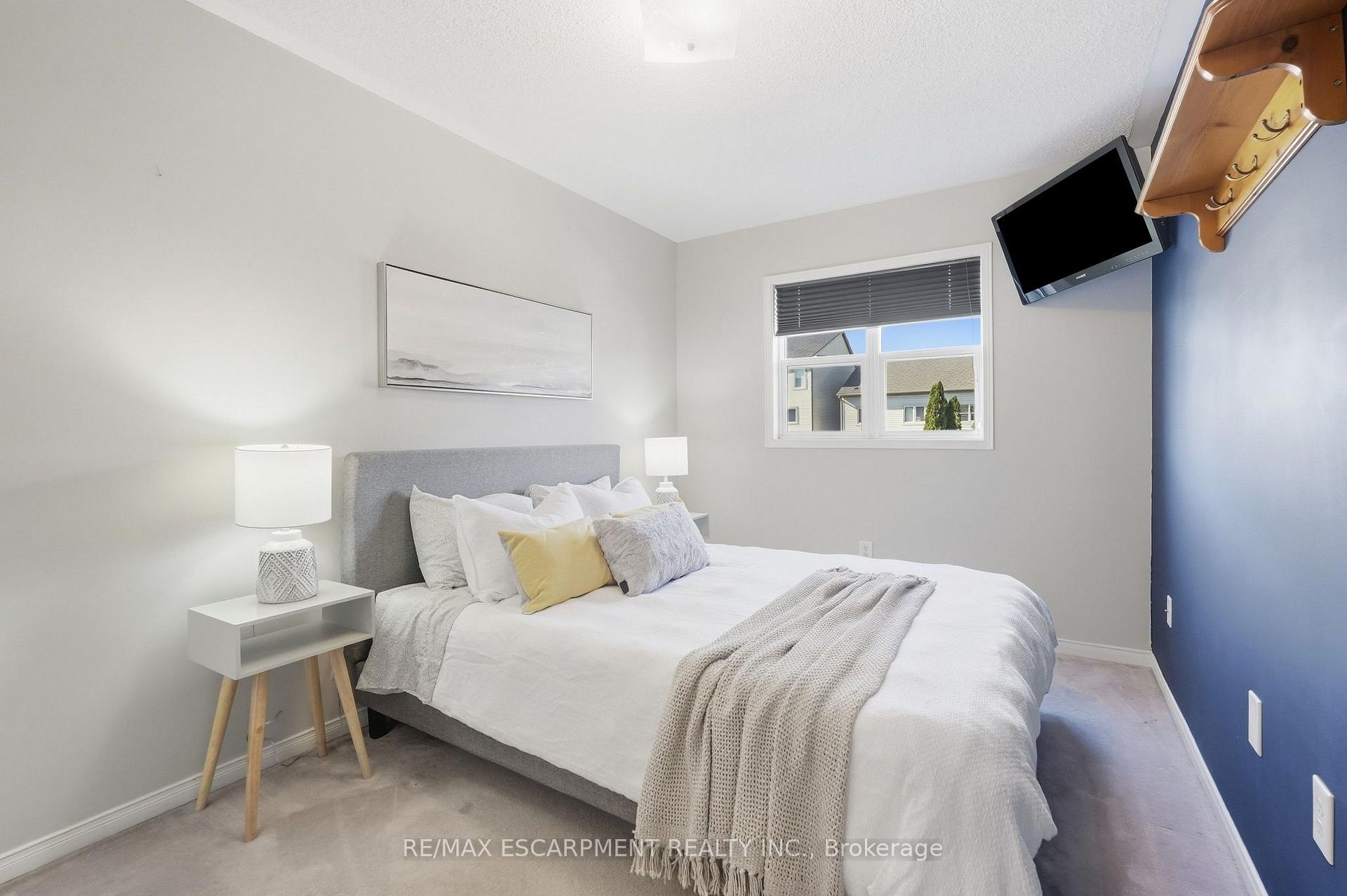 Photo 26 of 219 Gatwick Drive, Oakville, River Oaks — HOMEH