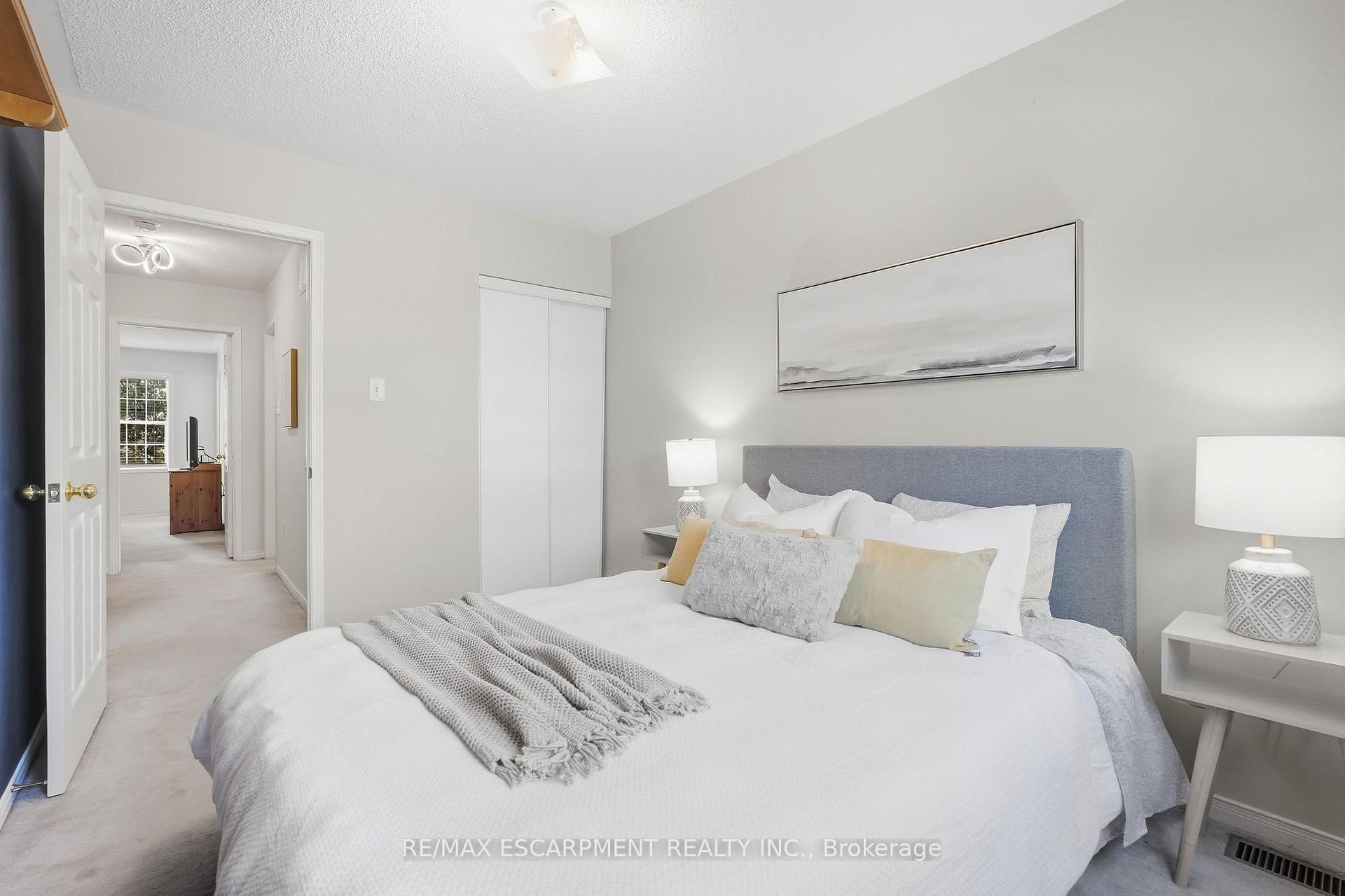 Photo 27 of 219 Gatwick Drive, Oakville, River Oaks — HOMEH