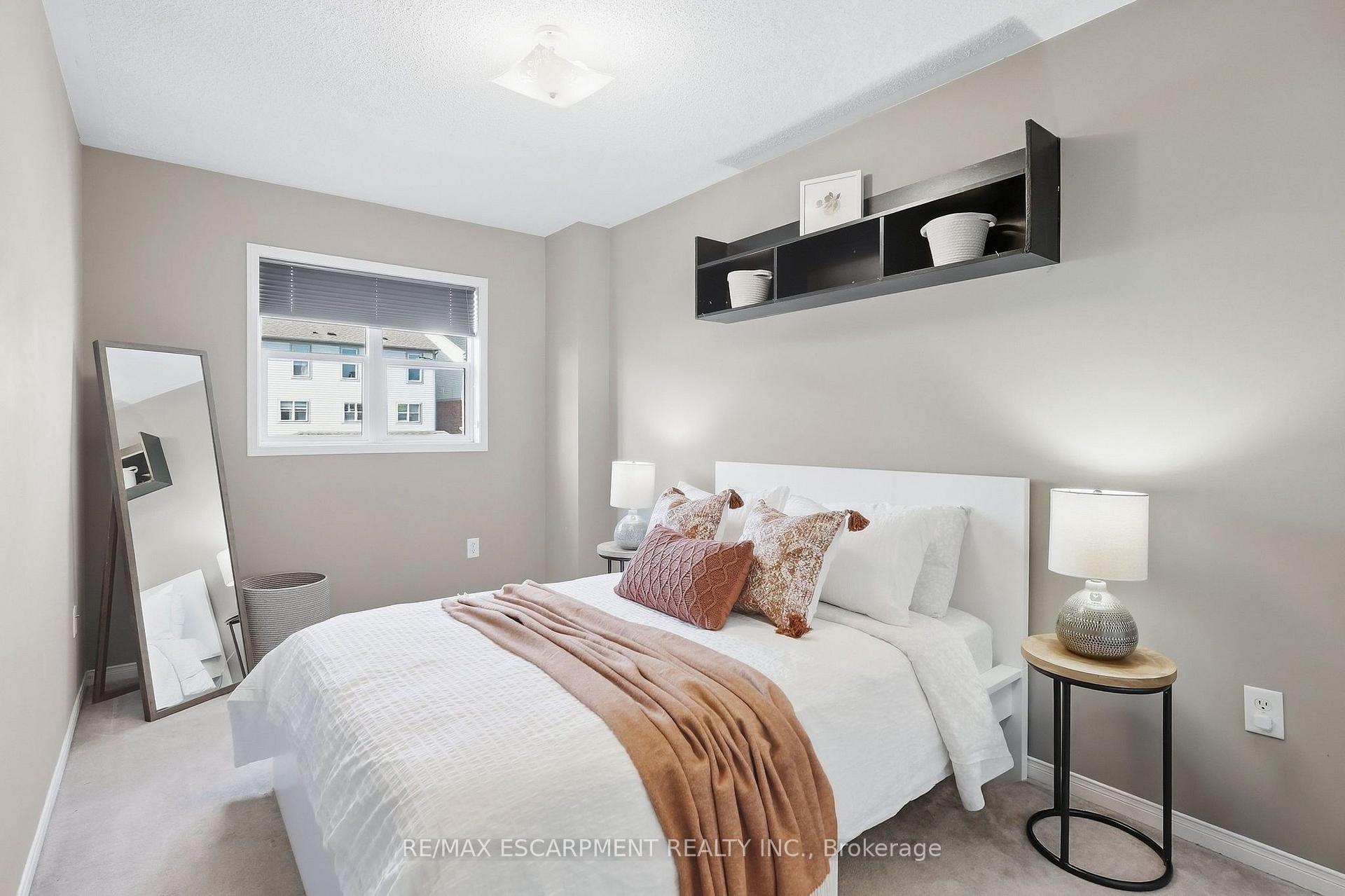 Photo 28 of 219 Gatwick Drive, Oakville, River Oaks — HOMEH
