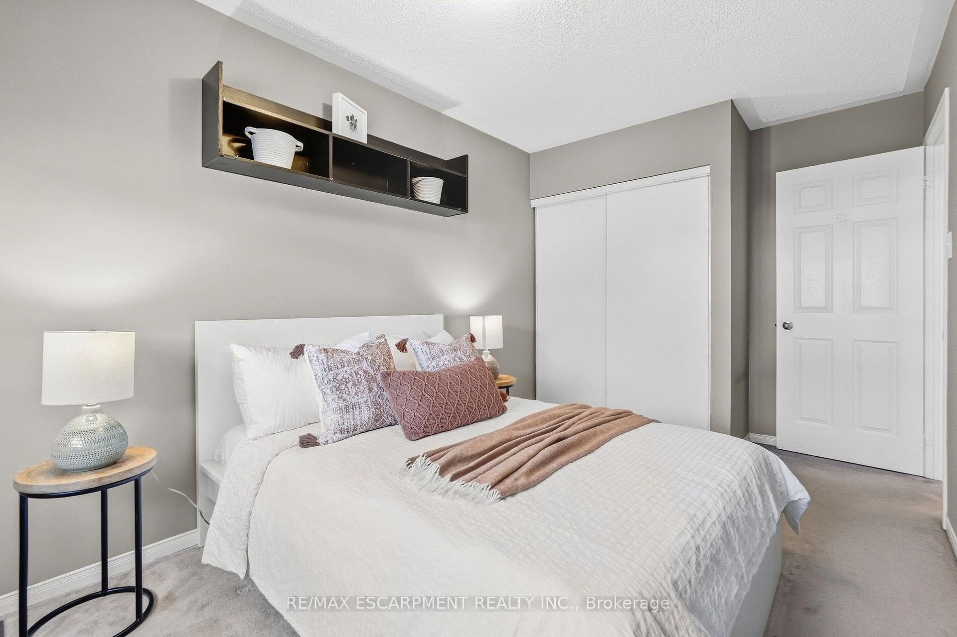 Photo 29 of 219 Gatwick Drive, Oakville, River Oaks — HOMEH