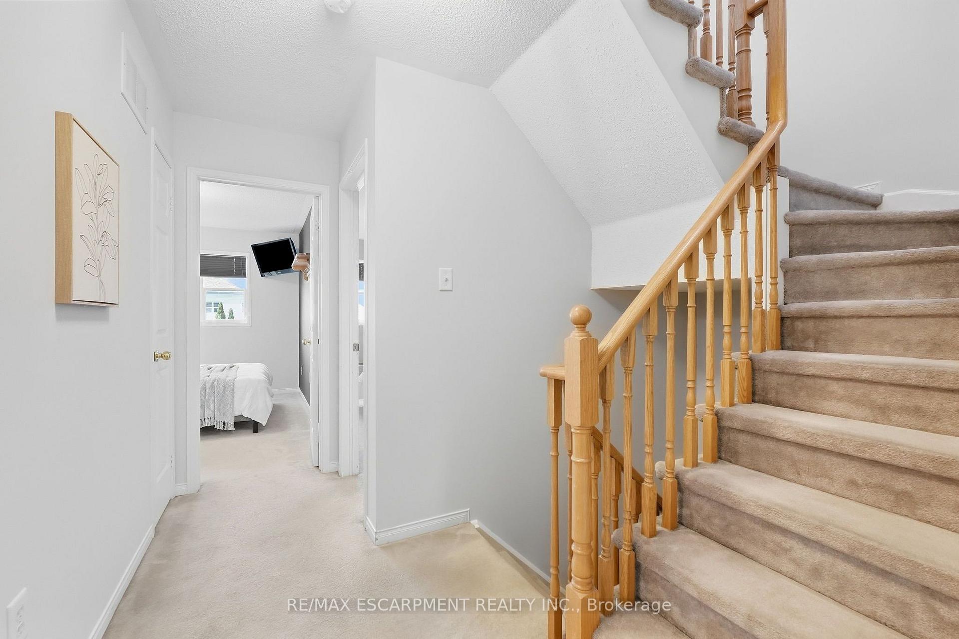 Photo 31 of 219 Gatwick Drive, Oakville, River Oaks — HOMEH
