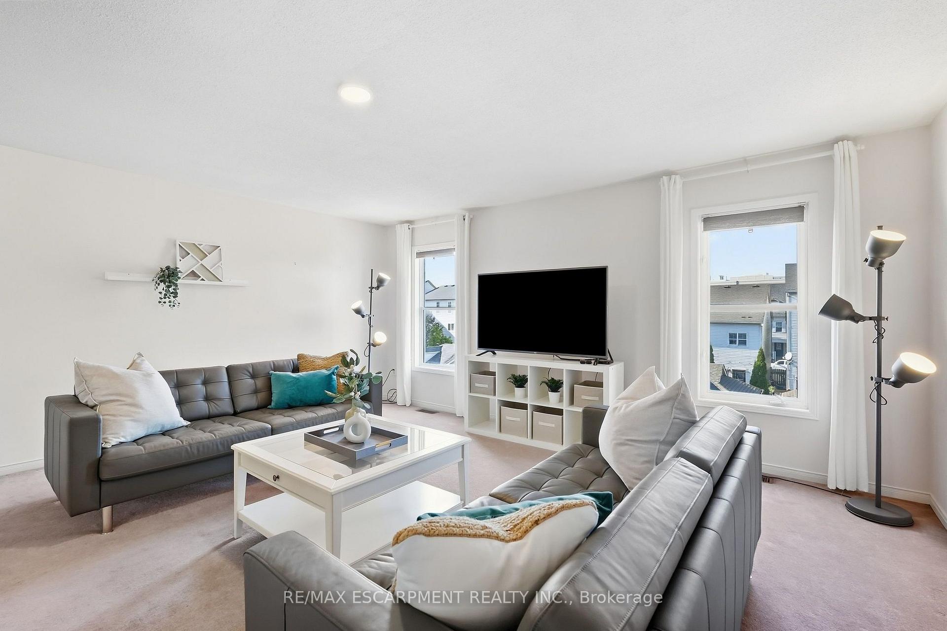 Photo 32 of 219 Gatwick Drive, Oakville, River Oaks — HOMEH