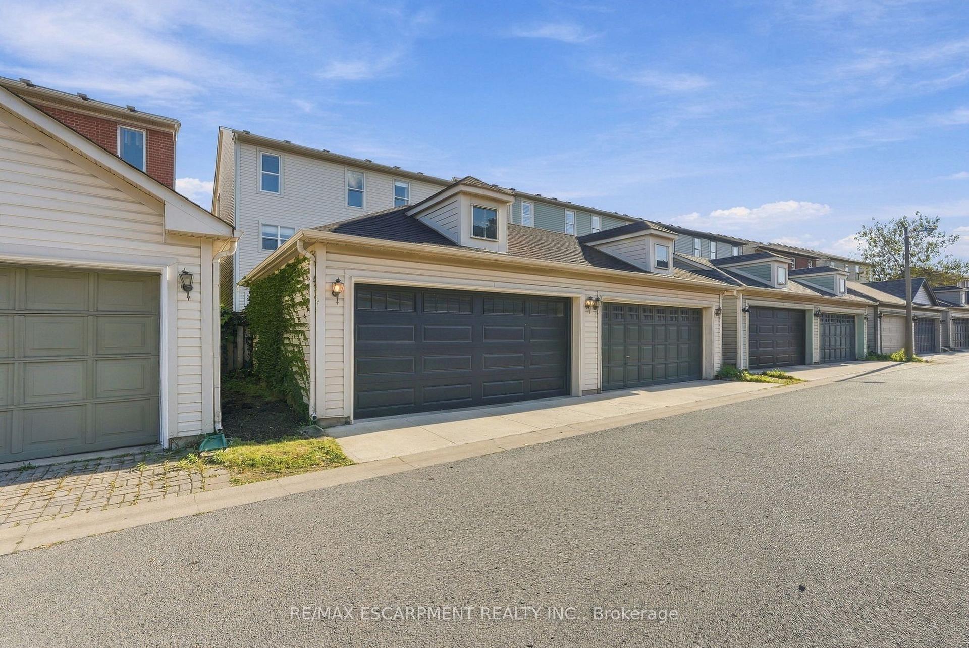 Photo 39 of 219 Gatwick Drive, Oakville, River Oaks — HOMEH