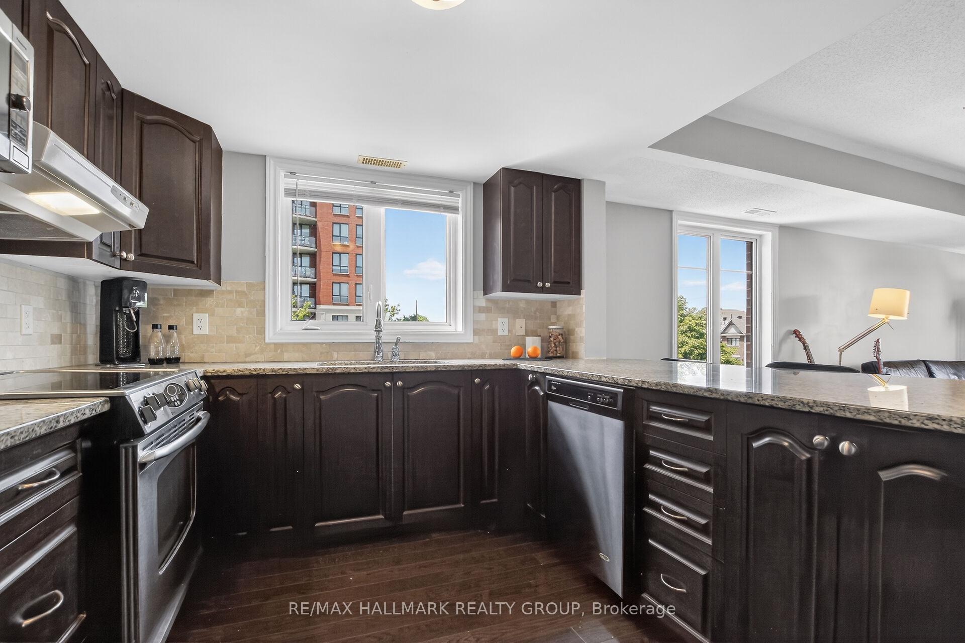 Photo 6 of Unit B, 1145 Longfields Drive, Ottawa, Barrhaven - Strandherd — HOMEH