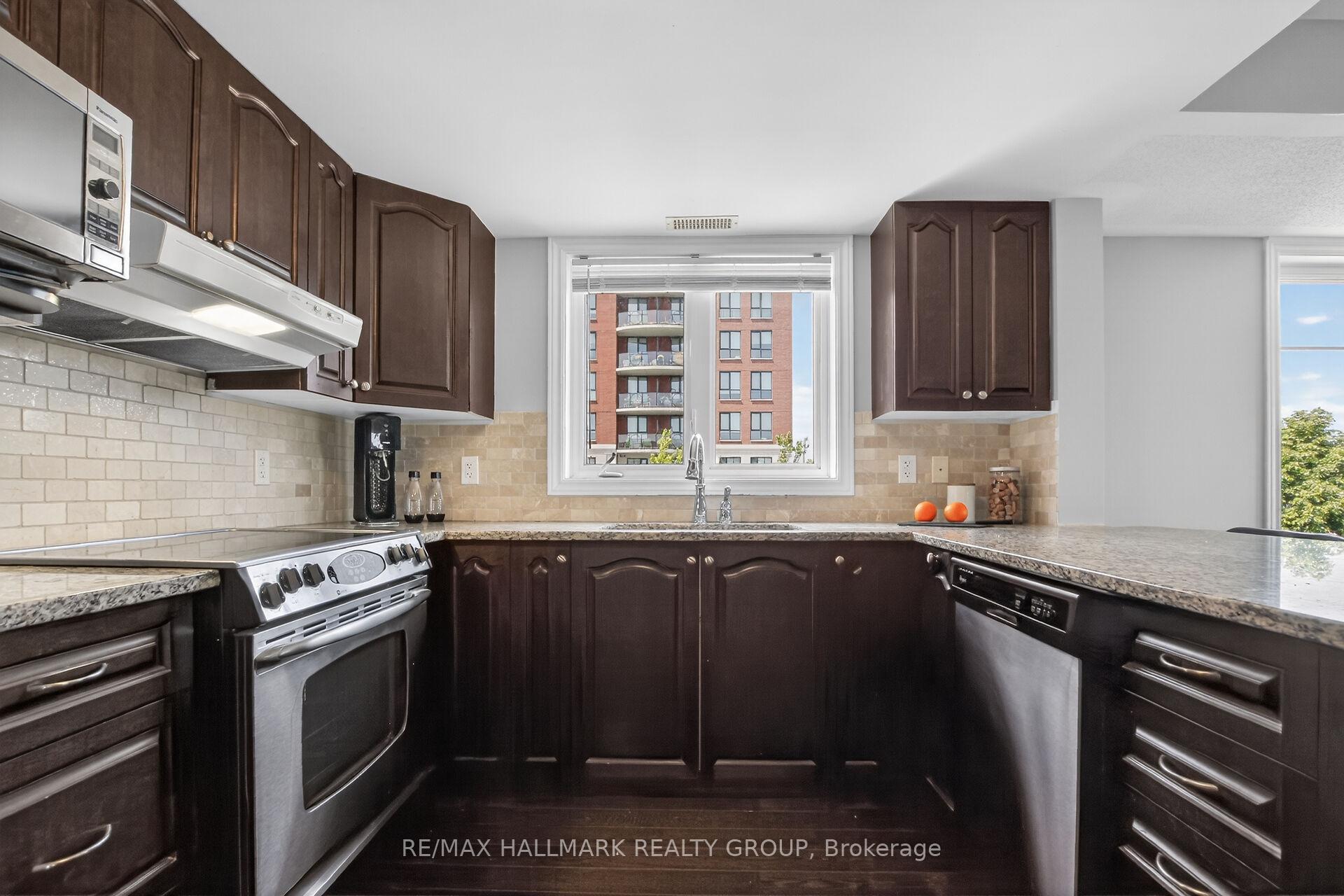 Photo 7 of Unit B, 1145 Longfields Drive, Ottawa, Barrhaven - Strandherd — HOMEH