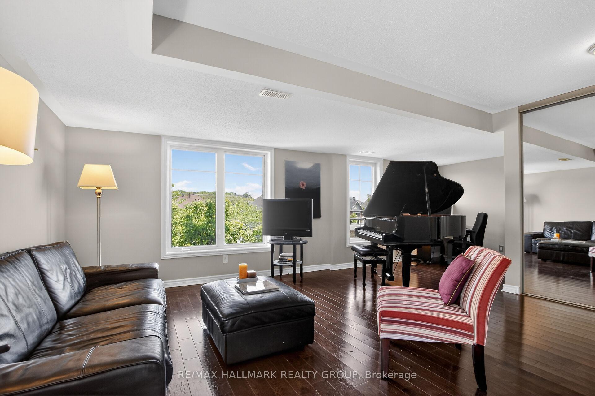 Photo 14 of Unit B, 1145 Longfields Drive, Ottawa, Barrhaven - Strandherd — HOMEH