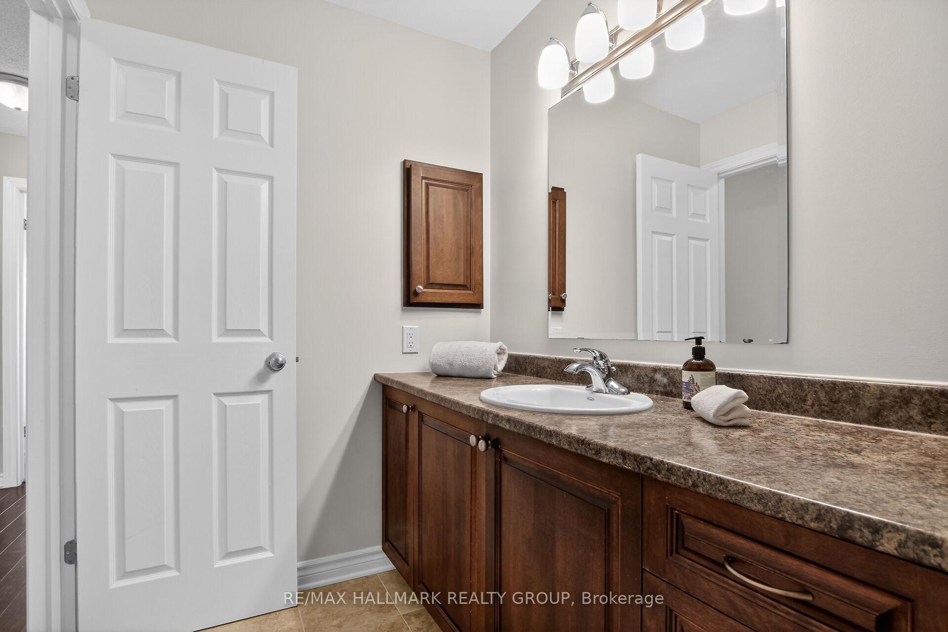 Photo 36 of Unit B, 1145 Longfields Drive, Ottawa, Barrhaven - Strandherd — HOMEH