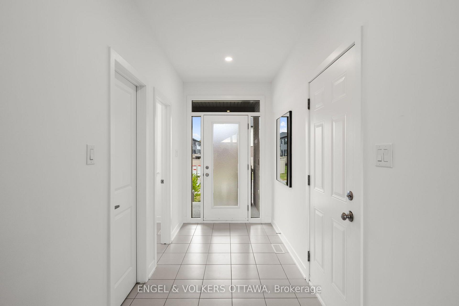 Photo 4 of 154 Winterhaven Drive, Ottawa, Mer Bleue/Bradley Estates/Anderson Park — HOMEH