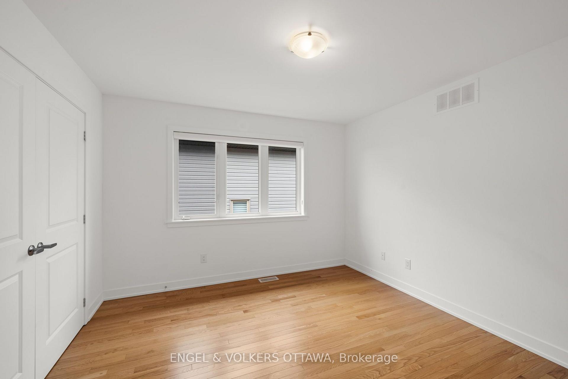 Photo 32 of 154 Winterhaven Drive, Ottawa, Mer Bleue/Bradley Estates/Anderson Park — HOMEH