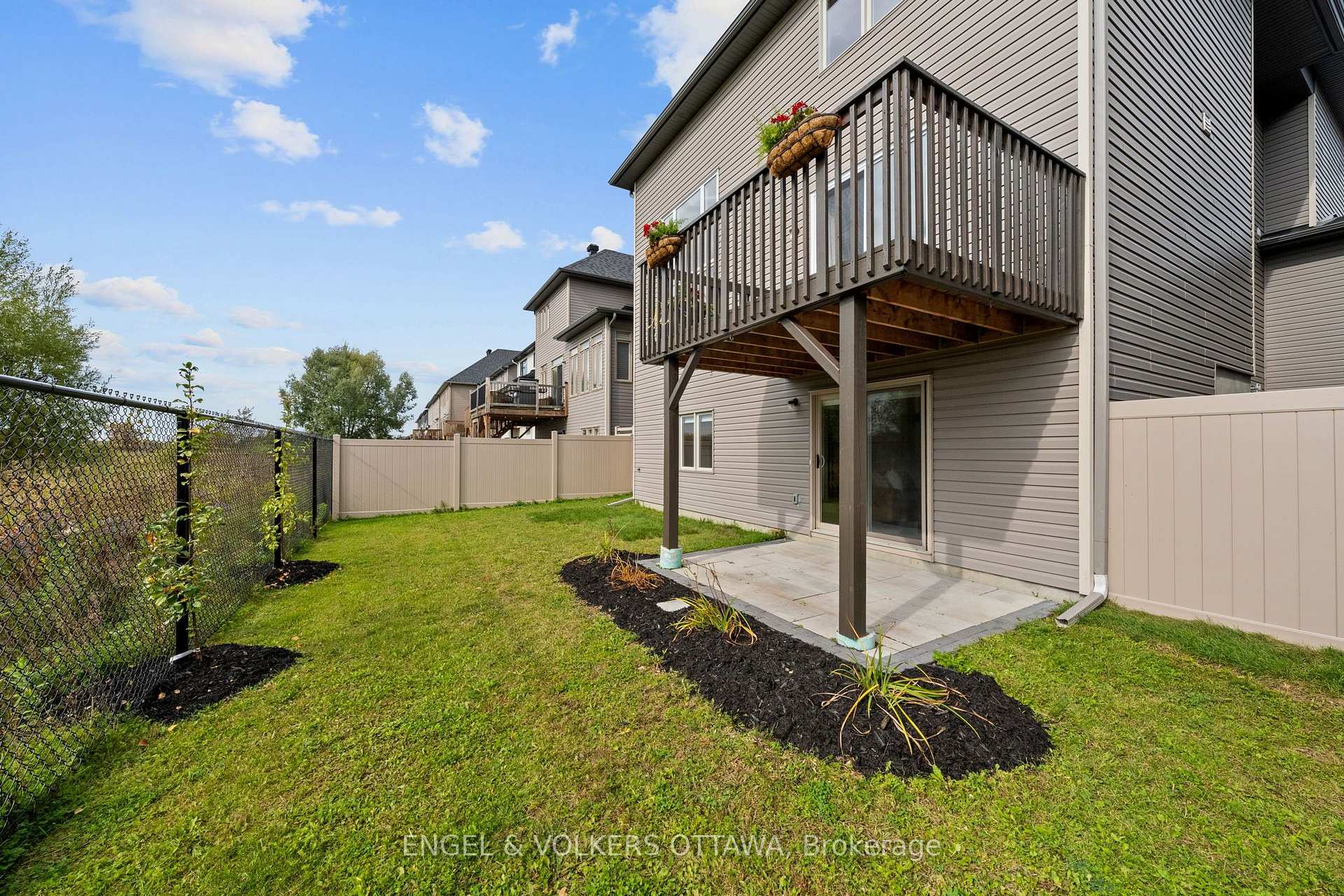 Photo 42 of 154 Winterhaven Drive, Ottawa, Mer Bleue/Bradley Estates/Anderson Park — HOMEH