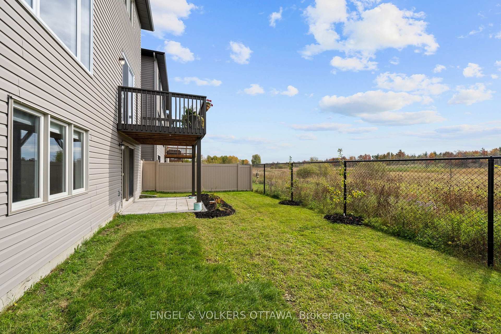 Photo 43 of 154 Winterhaven Drive, Ottawa, Mer Bleue/Bradley Estates/Anderson Park — HOMEH