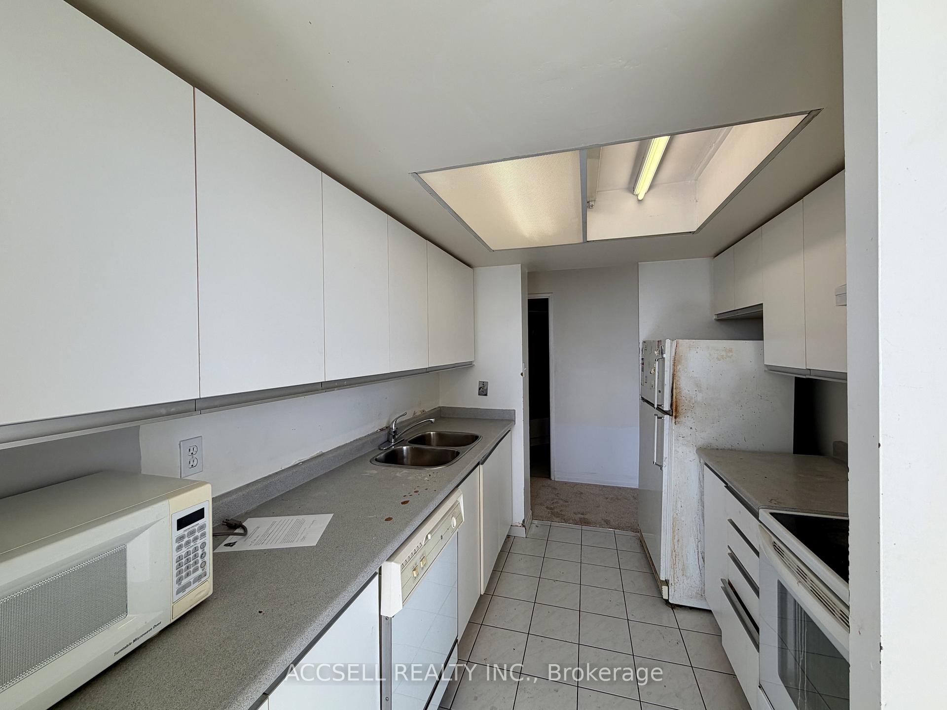 Photo 9 of Unit 1714, 1 Rowntree Road, Etobicoke, Mount Olive-Silverstone-Jamestown — HOMEH
