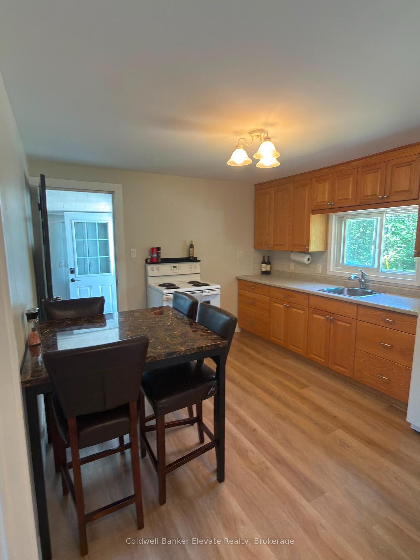 Photo 5 of 1625 5th Avenue E, Owen Sound — HOMEH