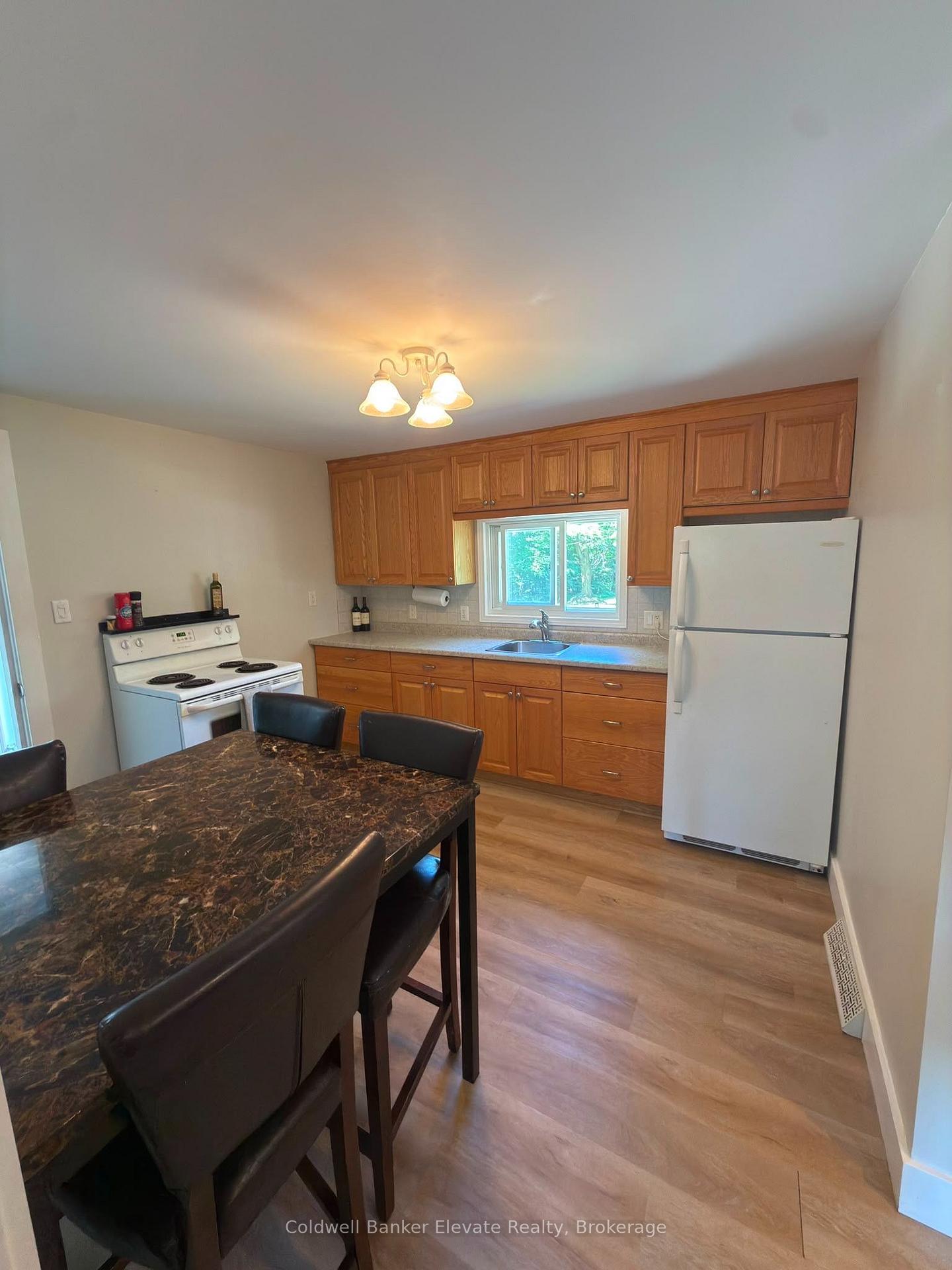 Photo 6 of 1625 5th Avenue E, Owen Sound — HOMEH