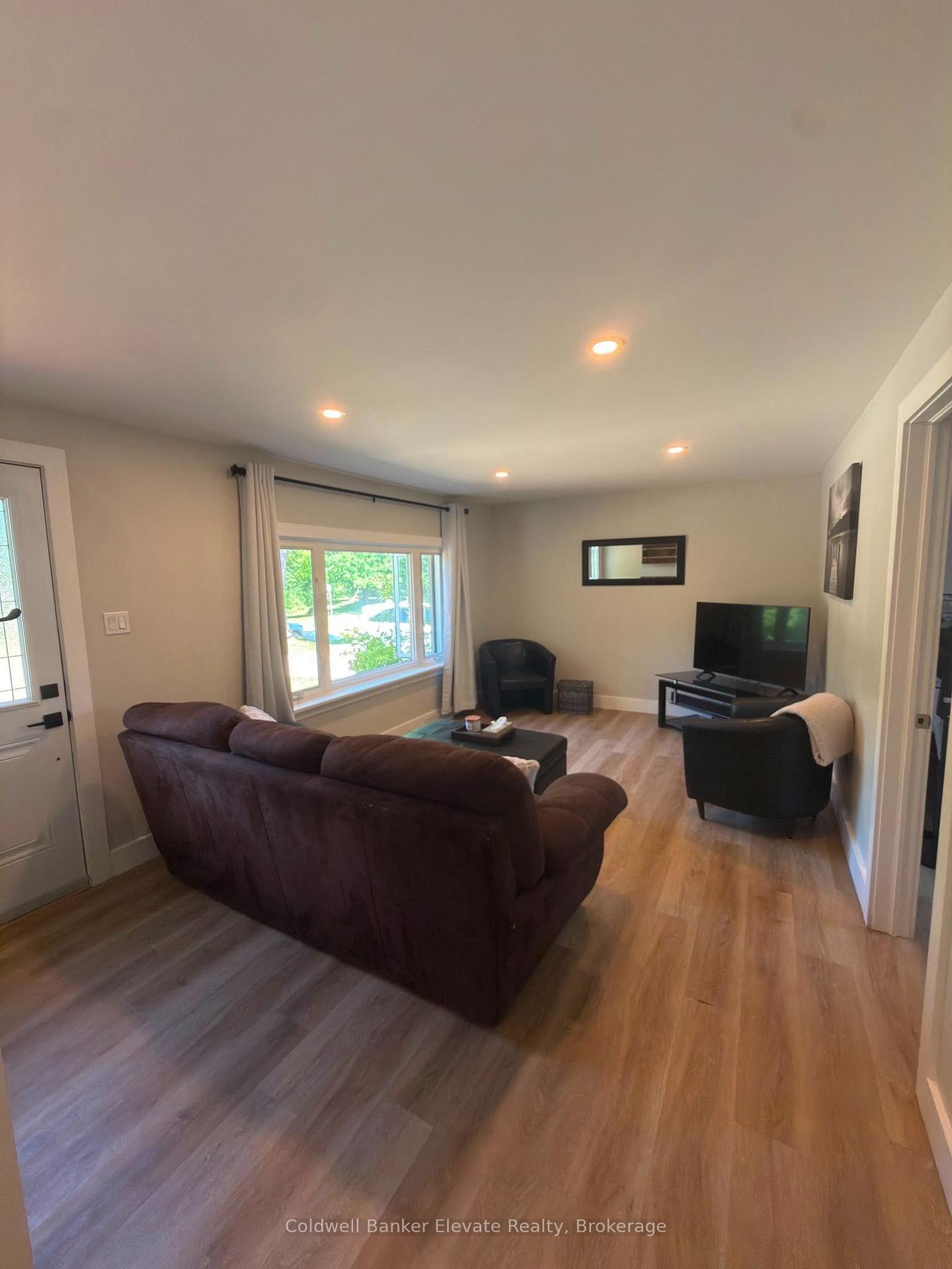 Photo 8 of 1625 5th Avenue E, Owen Sound — HOMEH