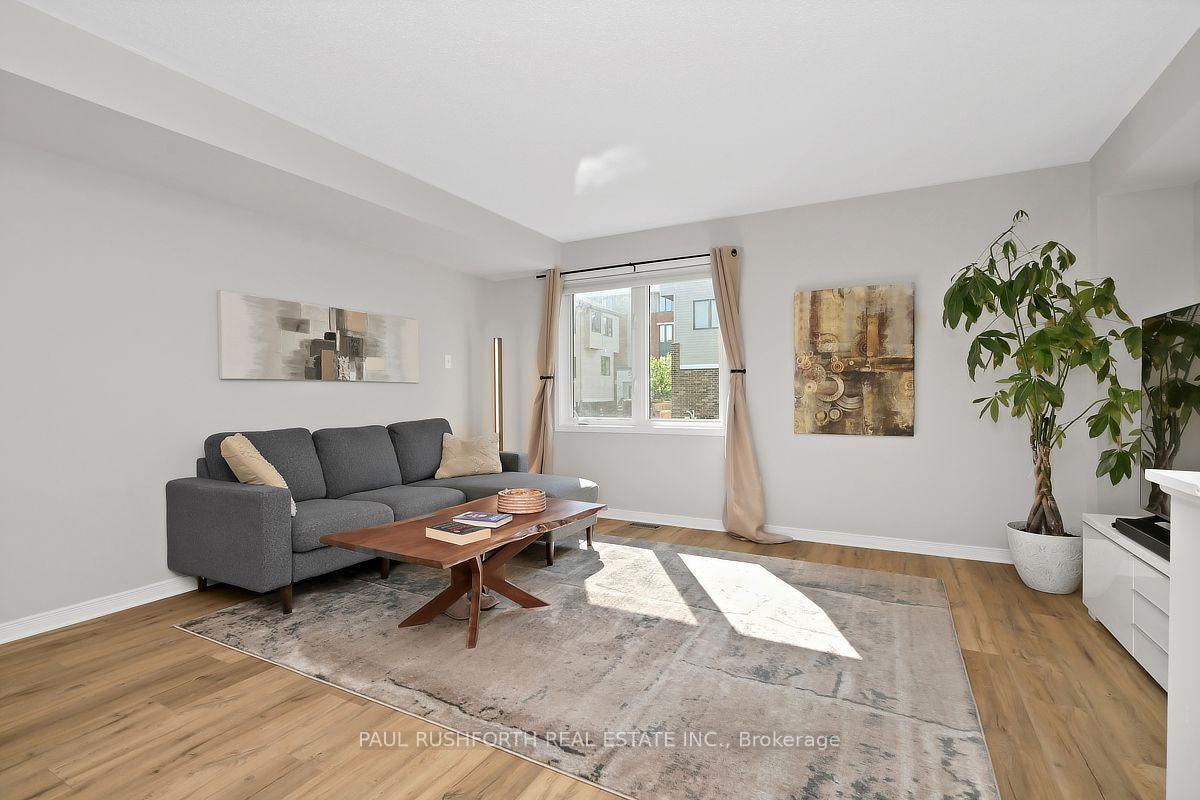 Photo 4 of 243 Eric Czapnik Way, Ottawa, Bilberry Creek/Queenswood Heights — HOMEH