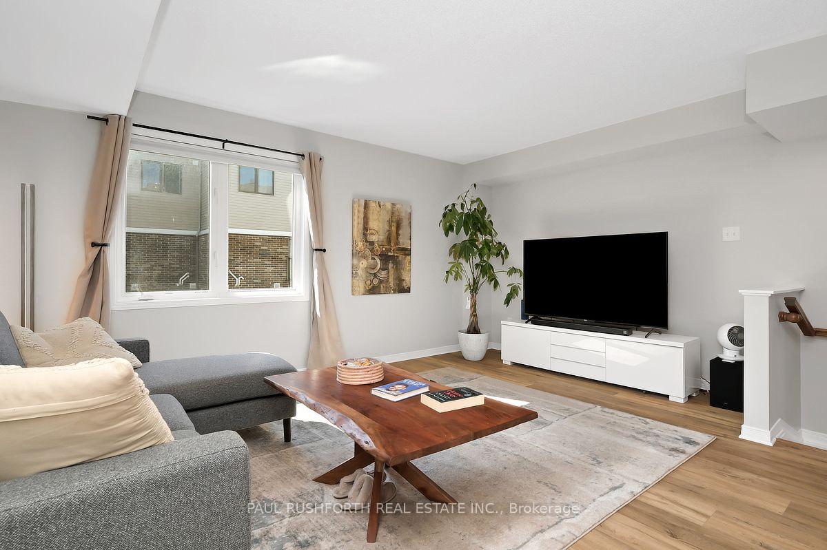 Photo 5 of 243 Eric Czapnik Way, Ottawa, Bilberry Creek/Queenswood Heights — HOMEH