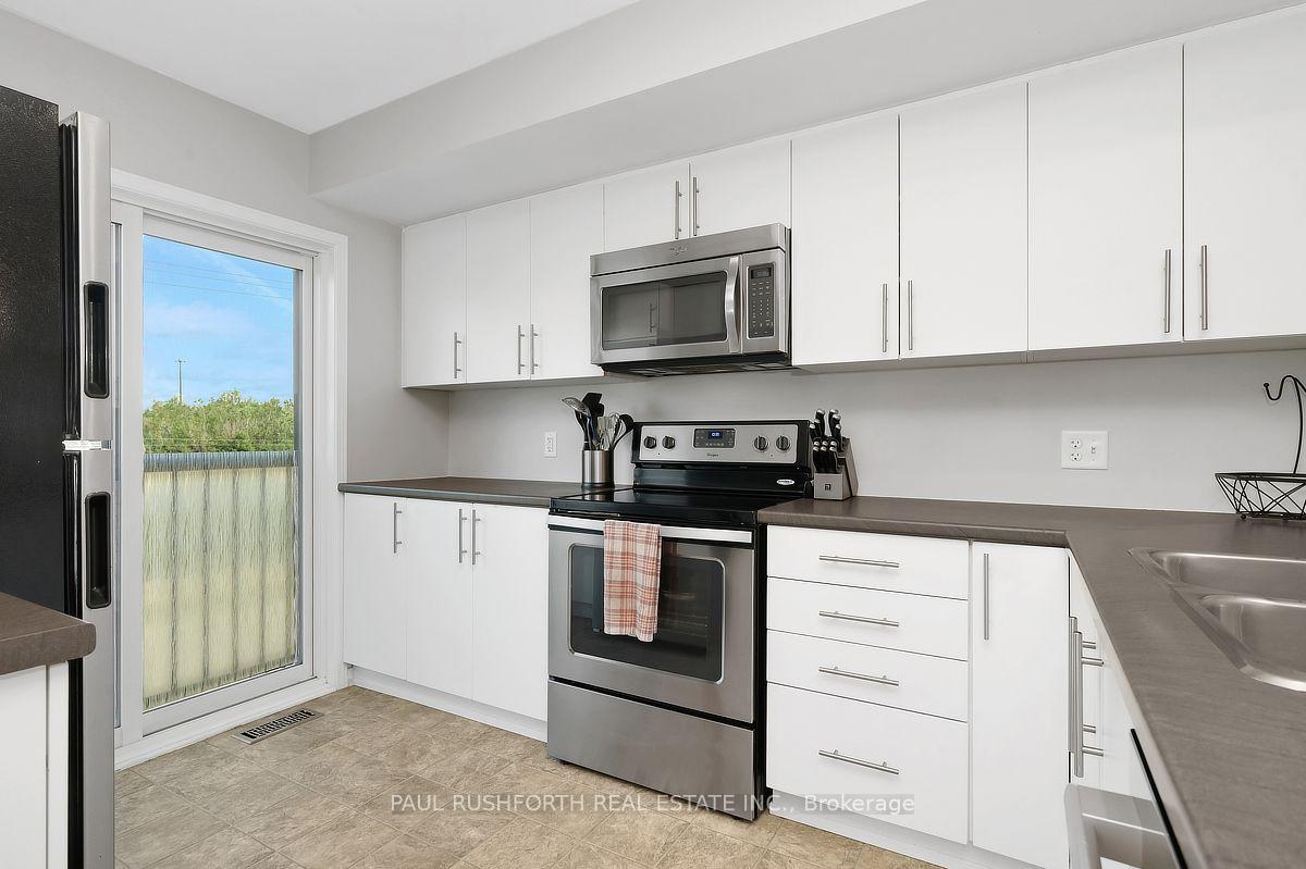 Photo 12 of 243 Eric Czapnik Way, Ottawa, Bilberry Creek/Queenswood Heights — HOMEH
