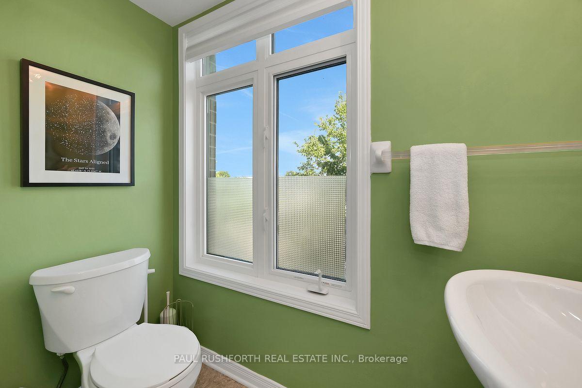Photo 15 of 243 Eric Czapnik Way, Ottawa, Bilberry Creek/Queenswood Heights — HOMEH