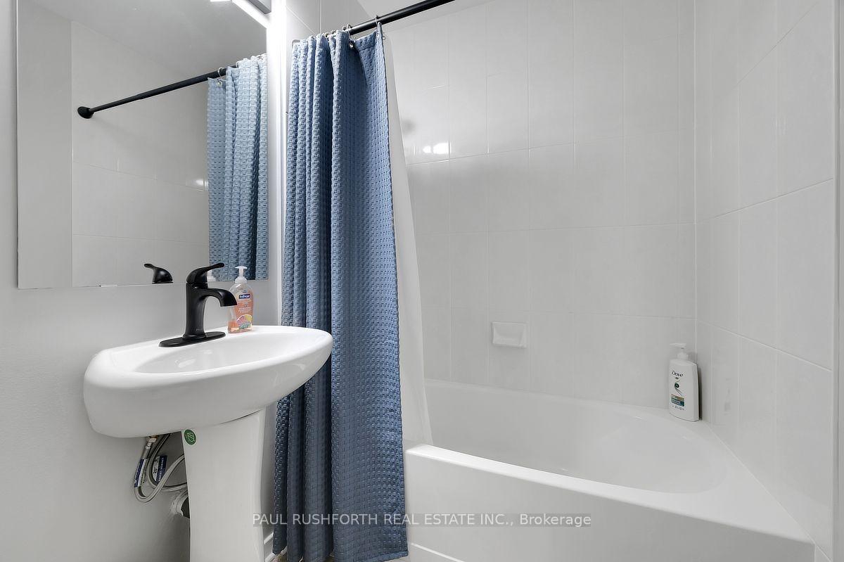 Photo 21 of 243 Eric Czapnik Way, Ottawa, Bilberry Creek/Queenswood Heights — HOMEH