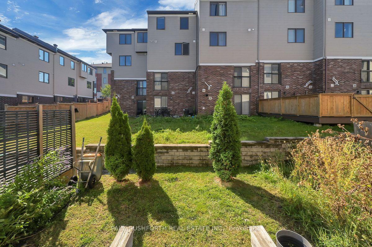 Photo 25 of 243 Eric Czapnik Way, Ottawa, Bilberry Creek/Queenswood Heights — HOMEH